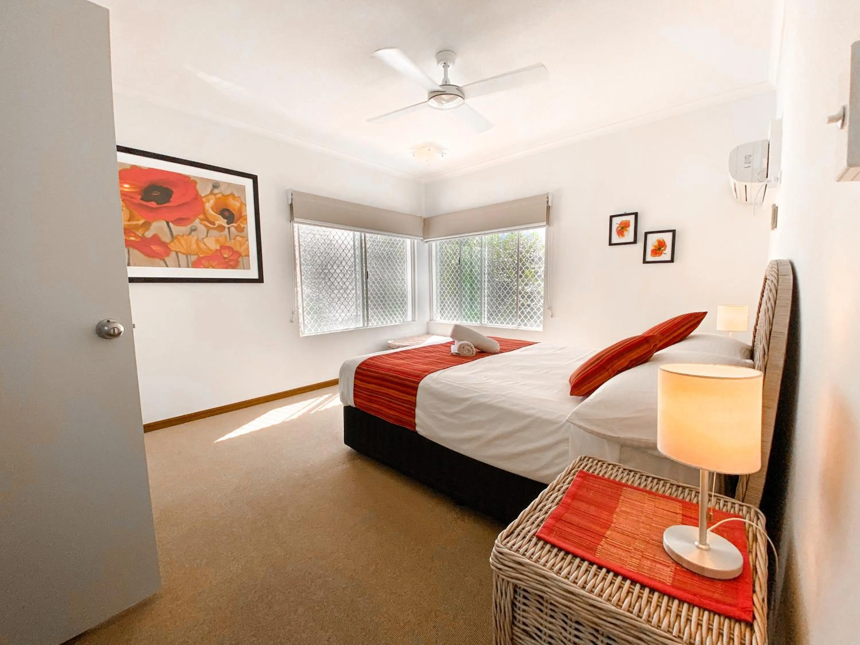 Bedroom, Bed in Beach Terraces