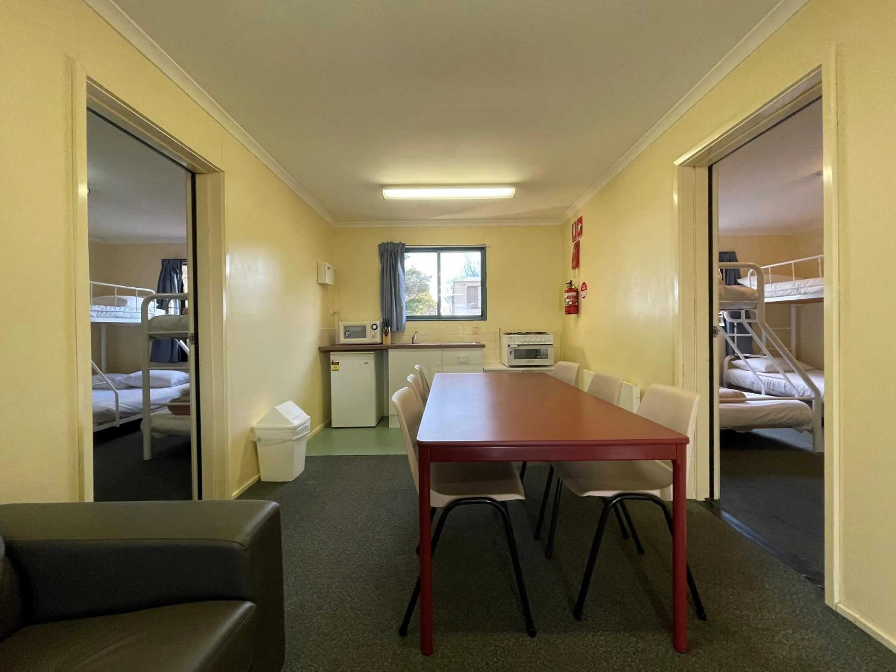 Bed in Southern Cross Motor Inn