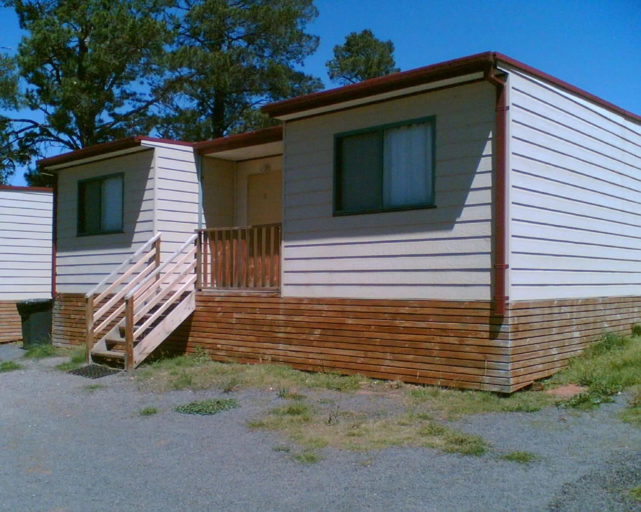 Facade/entrance in Southern Cross Motor Inn