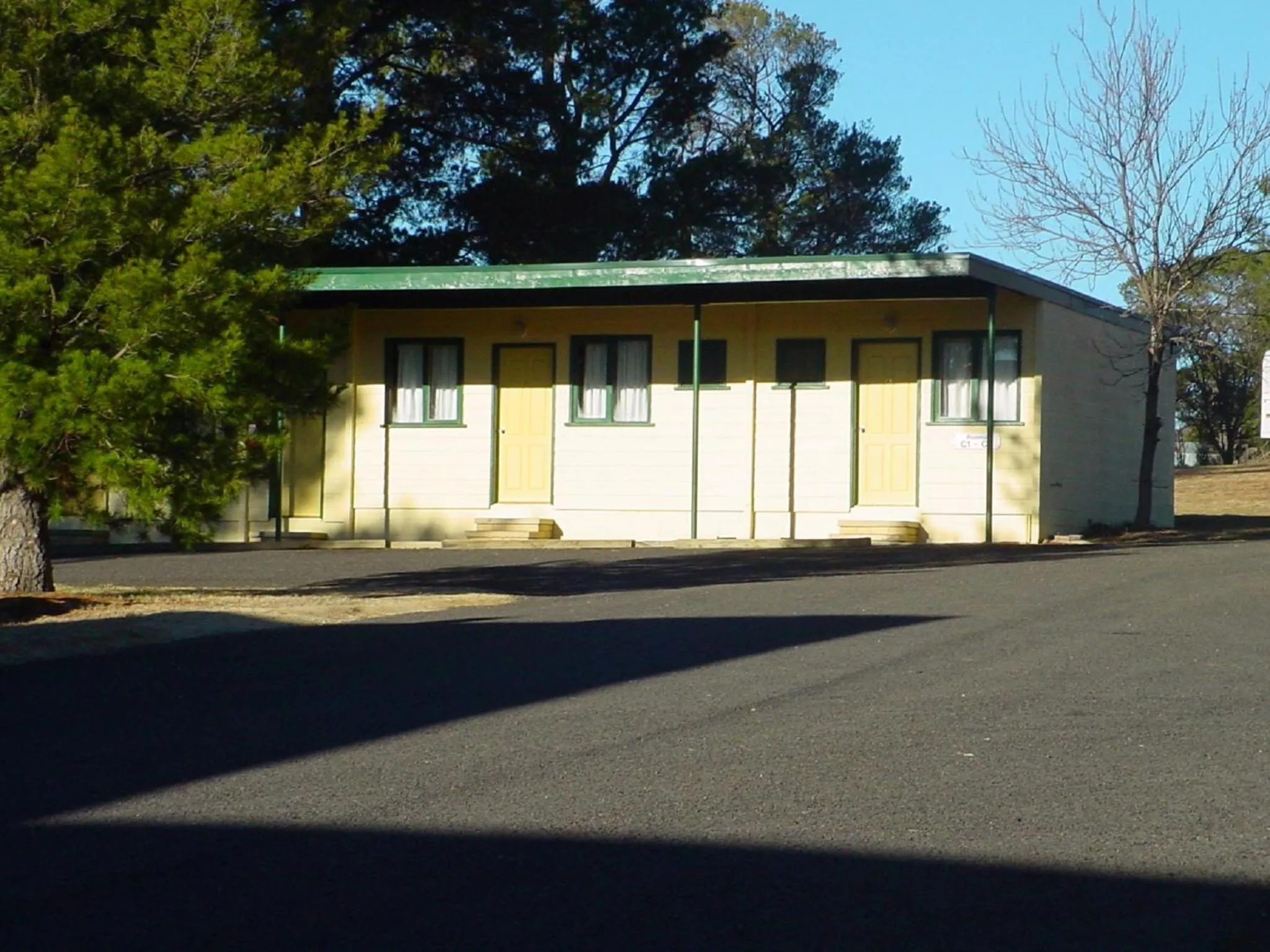 Facade/entrance in Southern Cross Motor Inn