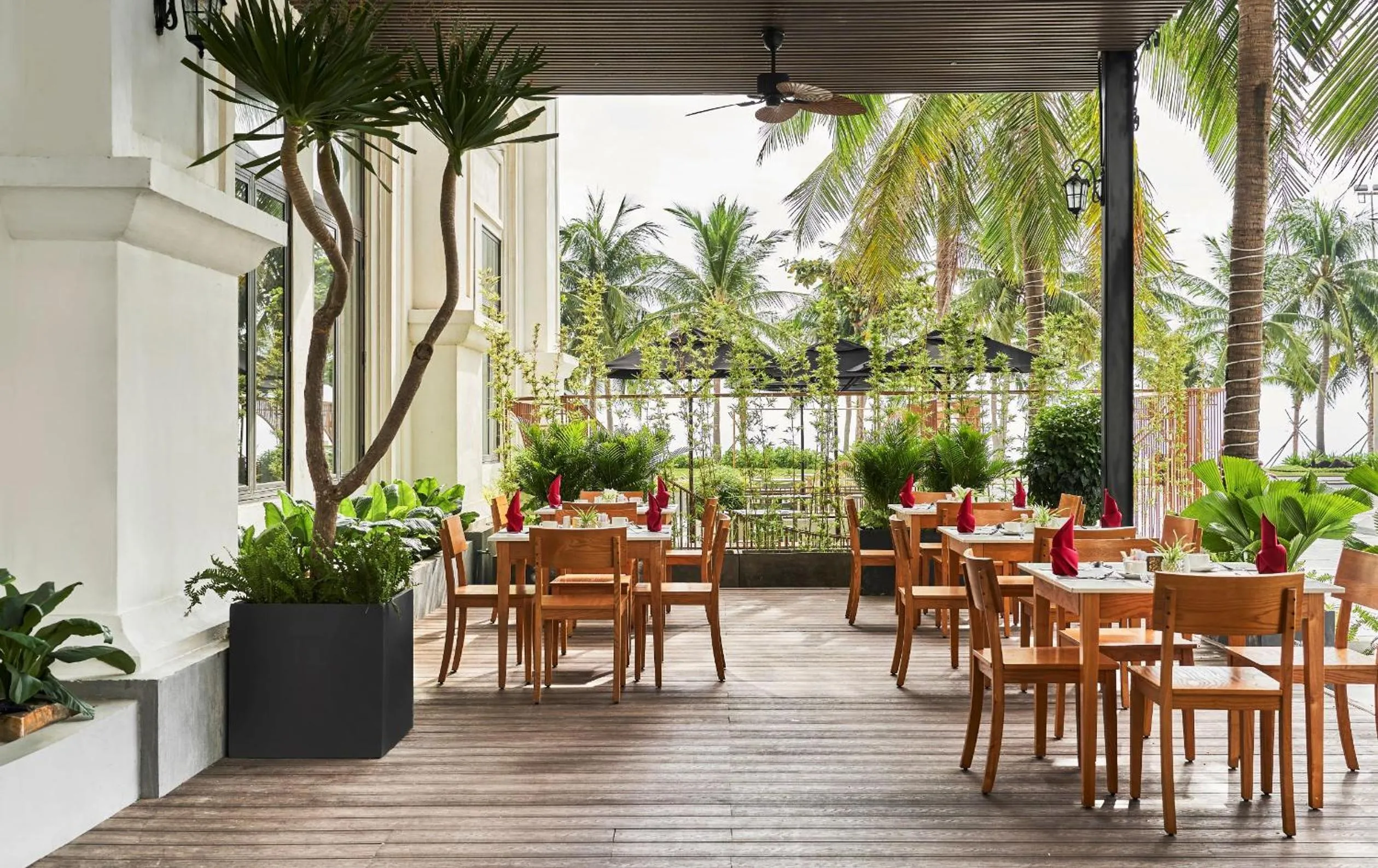 Restaurant/places to eat in Nesta Hotel Da Nang