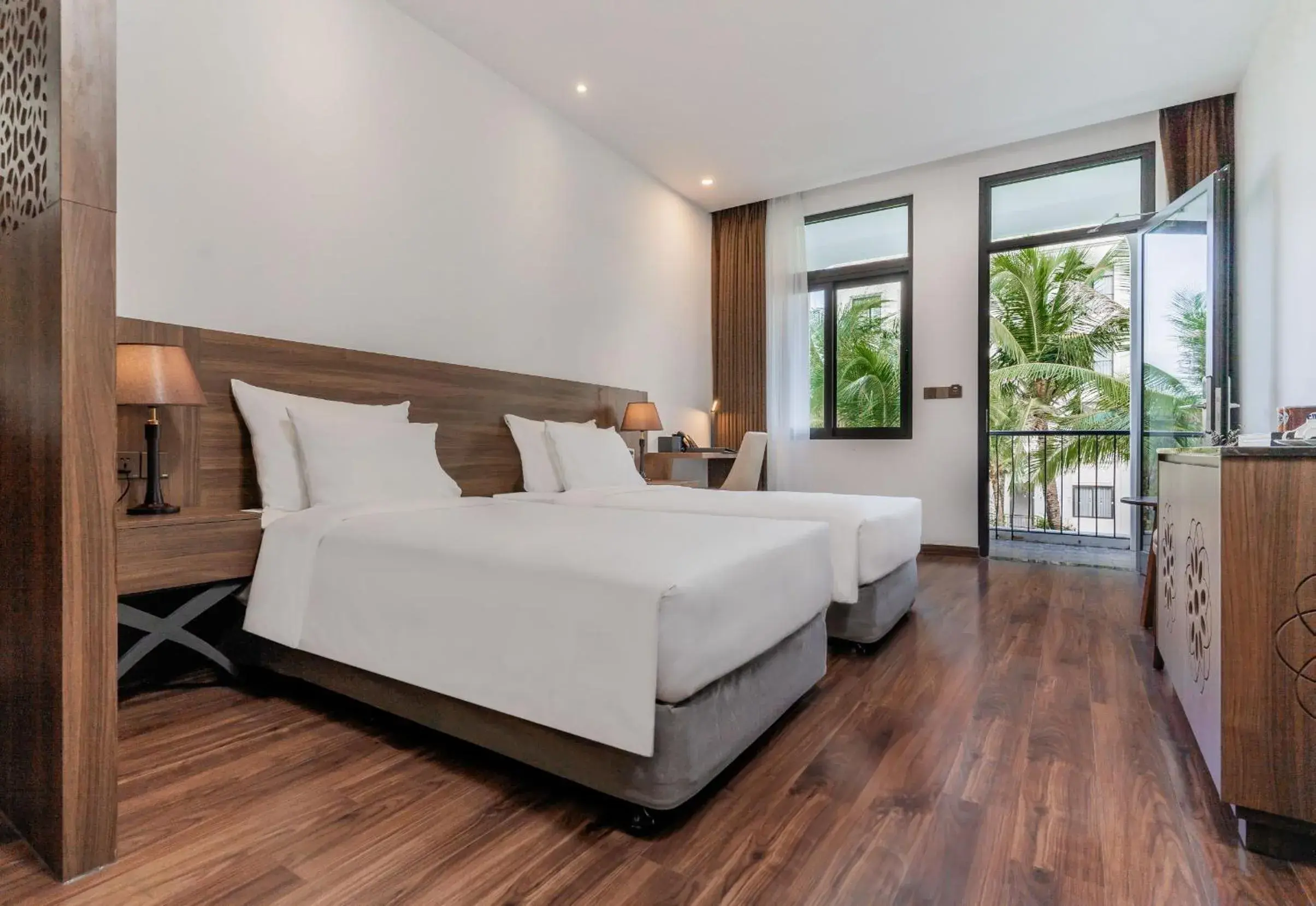 Superior Twin Room with Garden View in Nesta Hotel Da Nang Superior Twin Room with Garden View in Nesta Hotel Da Nang
