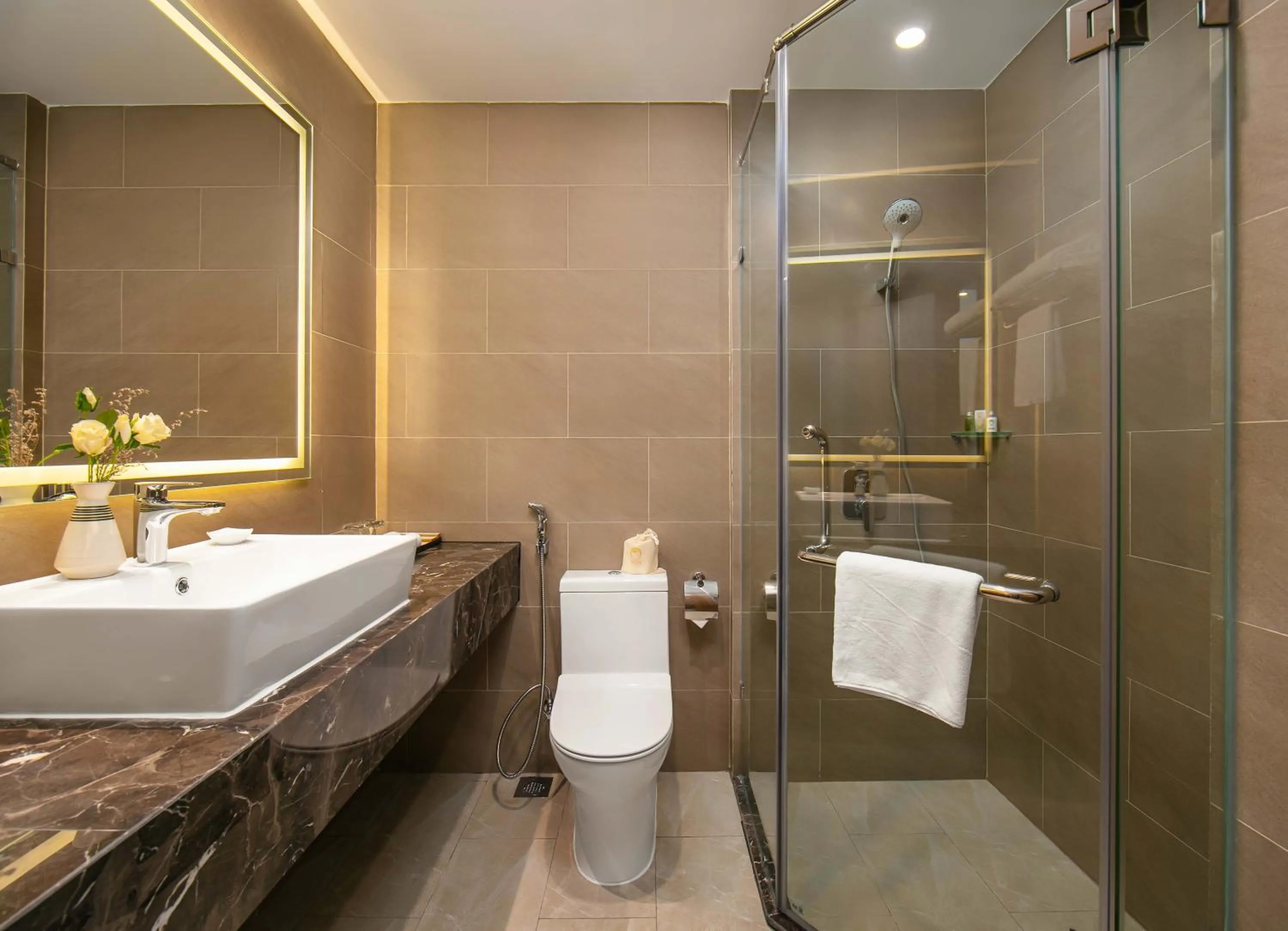 Shower in Nesta Hotel Da Nang