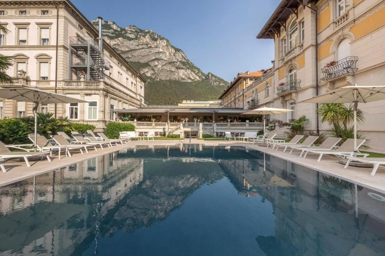 Swimming pool in Grand Hotel Liberty