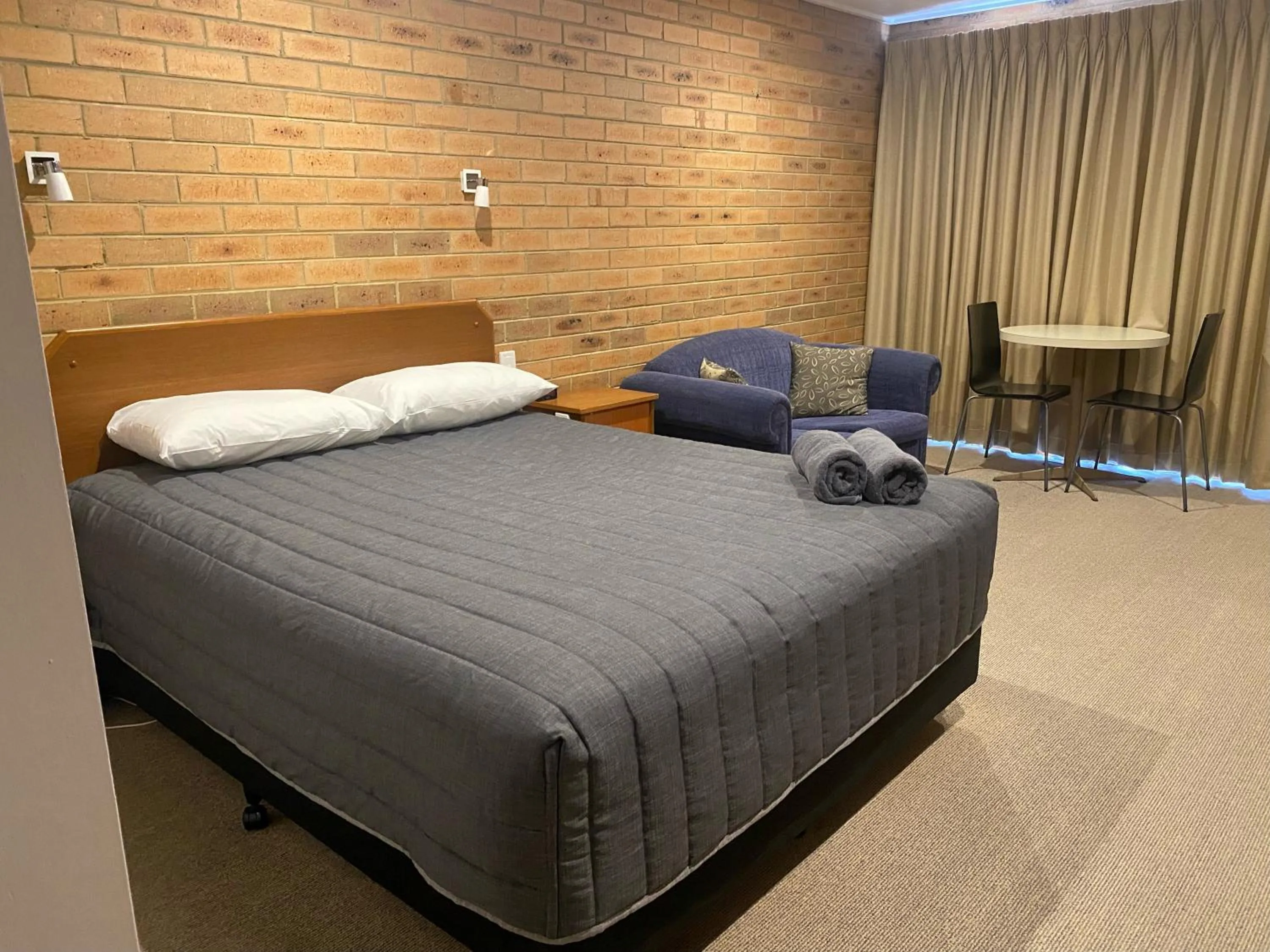 Bed in Quays Motel San Remo