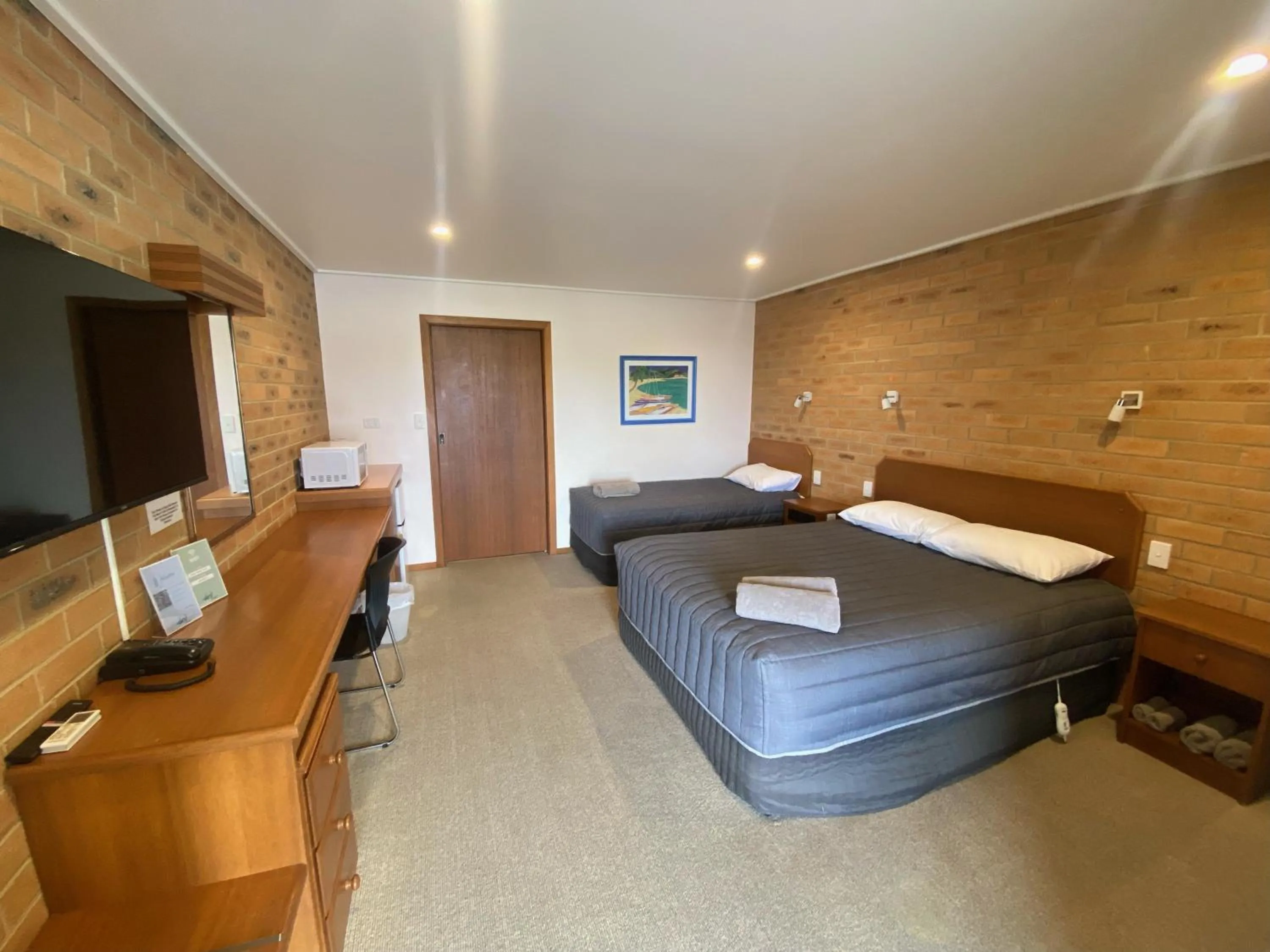 Bed in Quays Motel San Remo