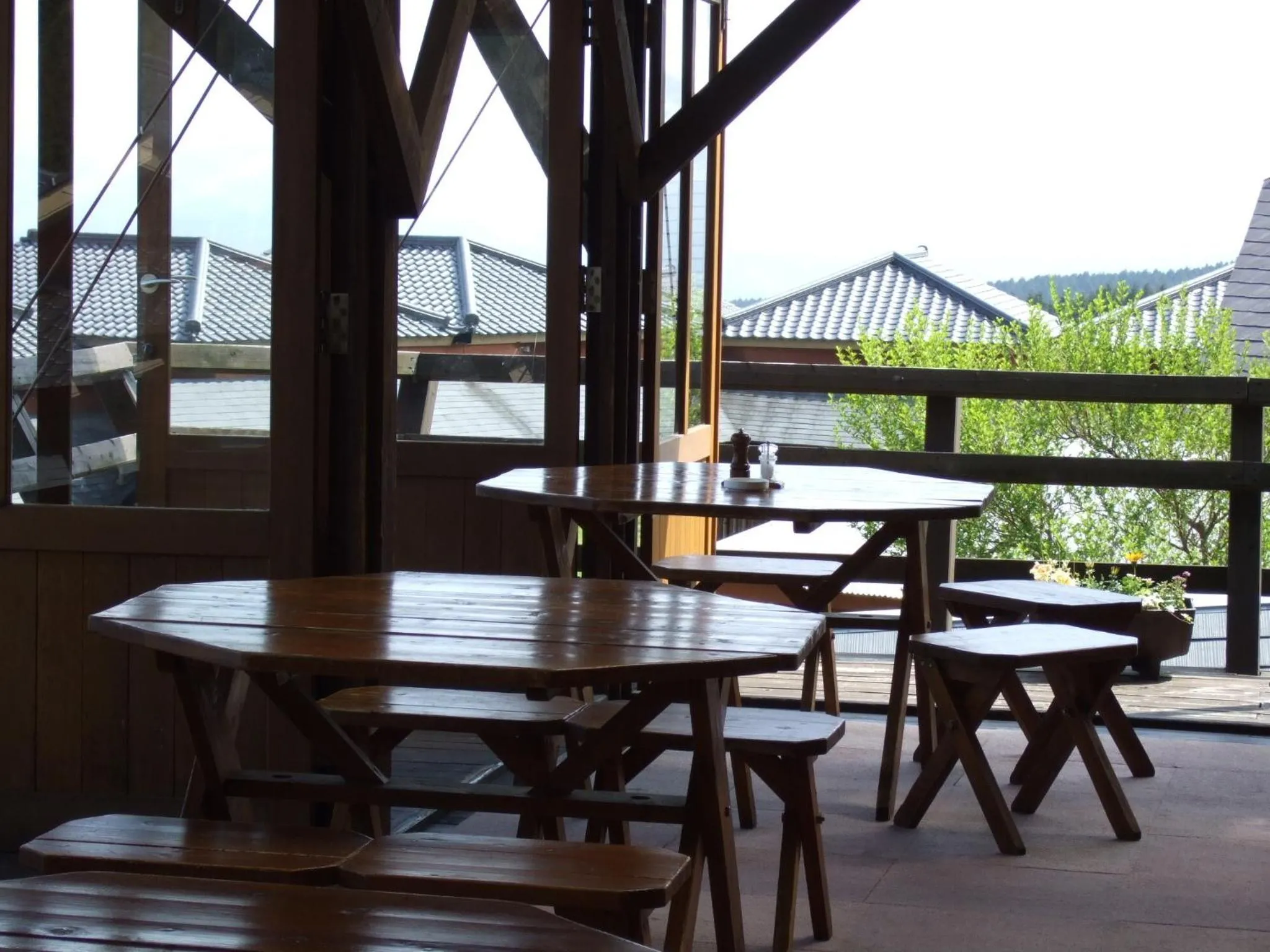 Restaurant/places to eat in Resonate Club Kuju