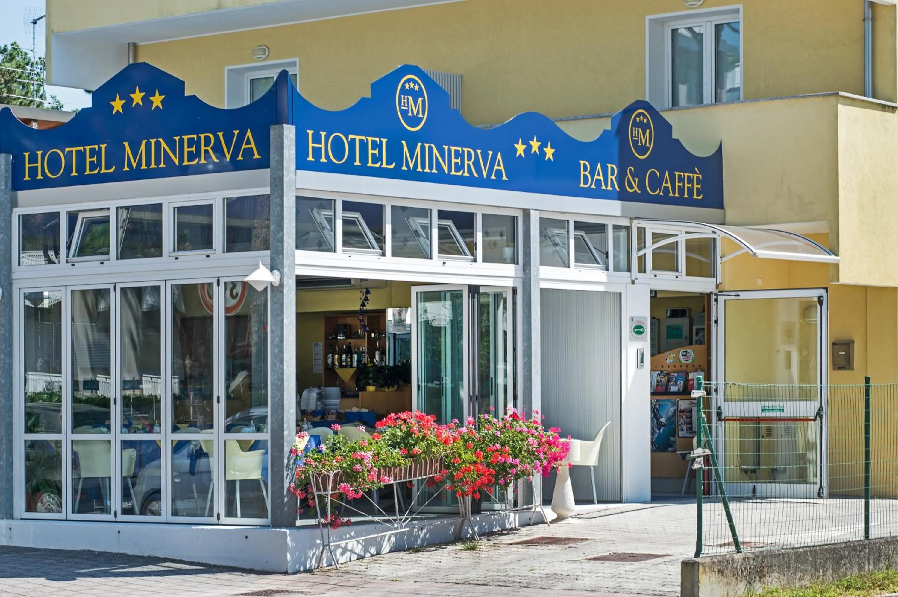 Facade/entrance in Hotel Minerva