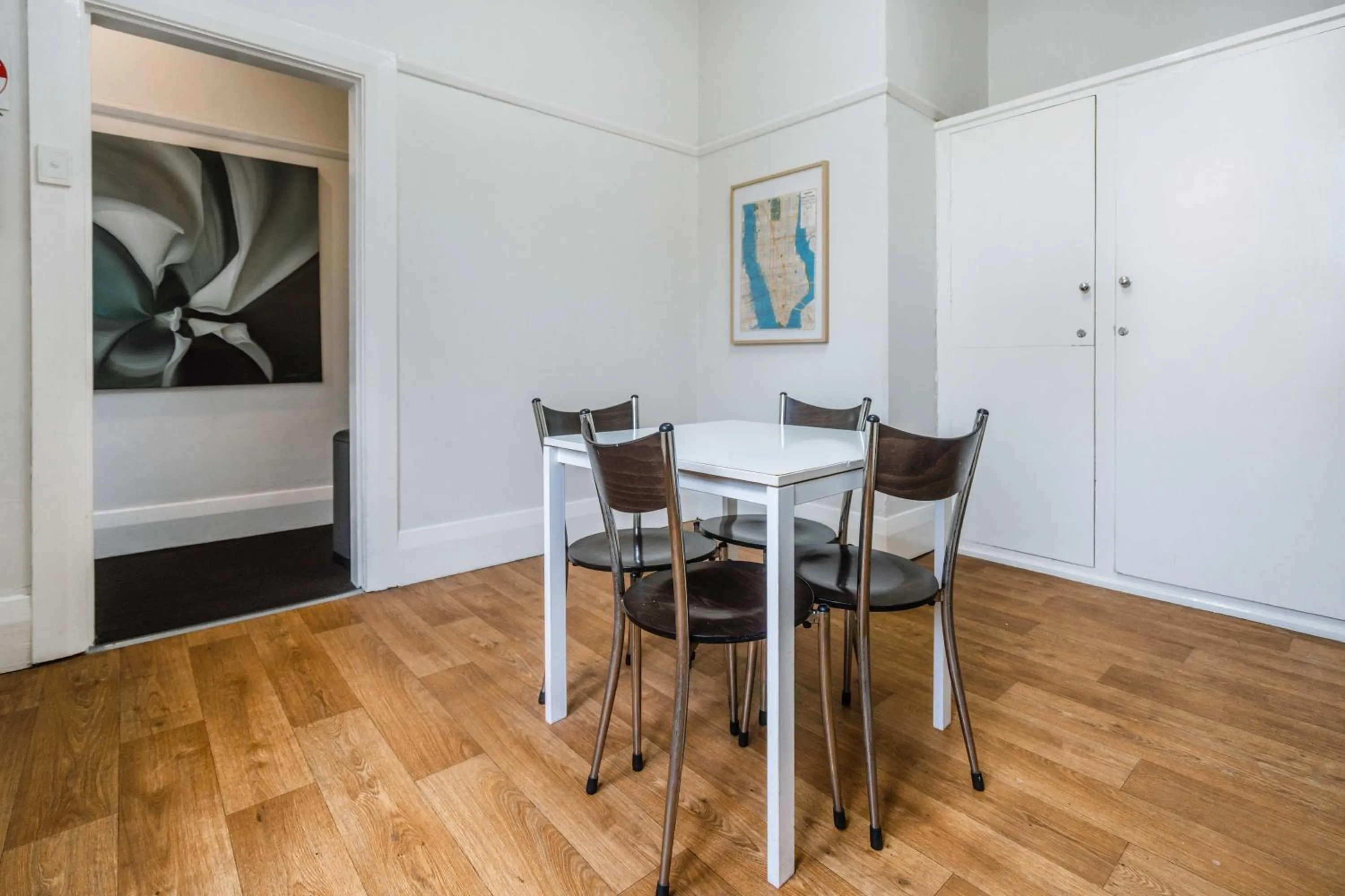 Kitchen or kitchenette in The Oriental Hotel