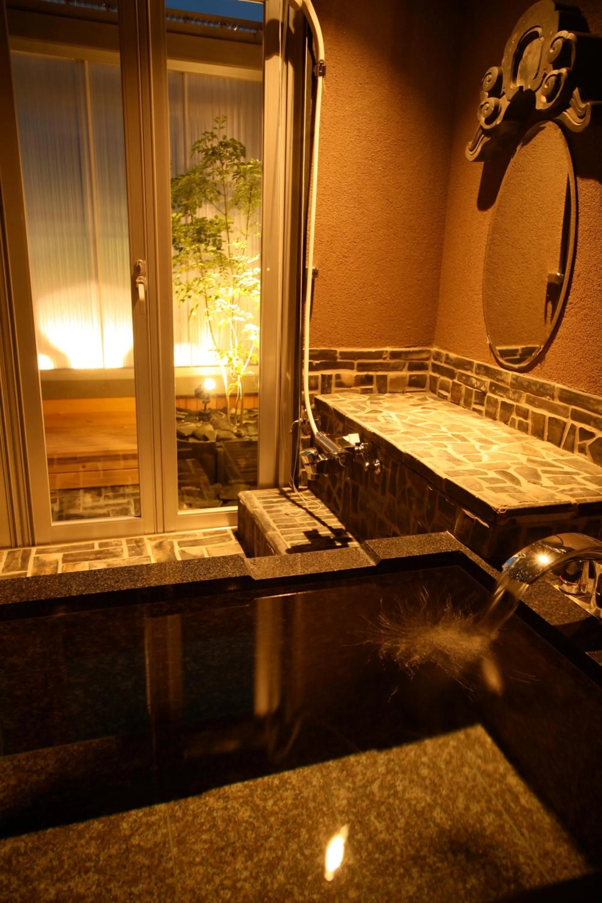 Hot Tub in Tabinoyado Ushionoakari Geiboso