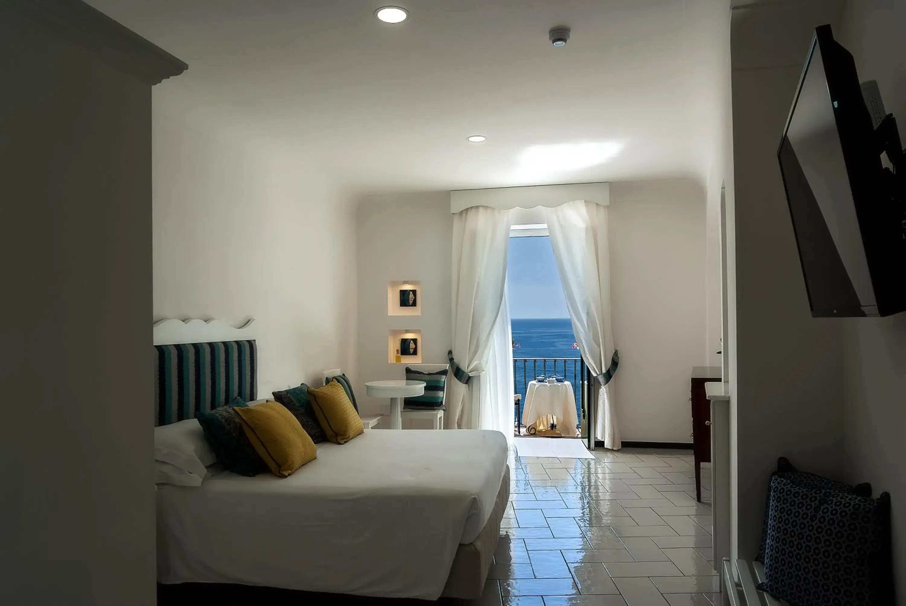 Deluxe Double Room with Sea View in Hotel Montemare Deluxe Double Room with Sea View in Hotel Montemare