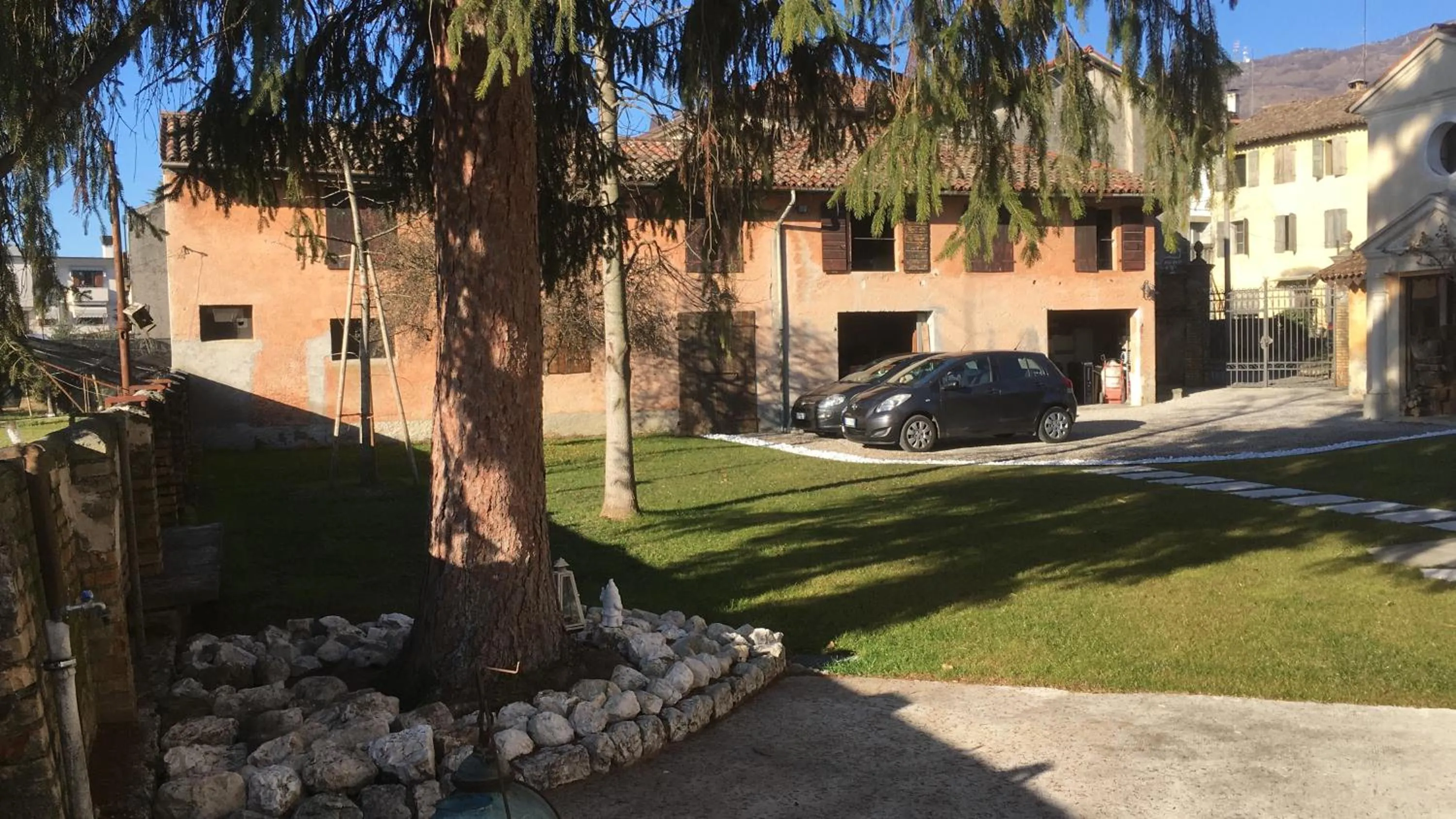 B&B Ernestine Family Home