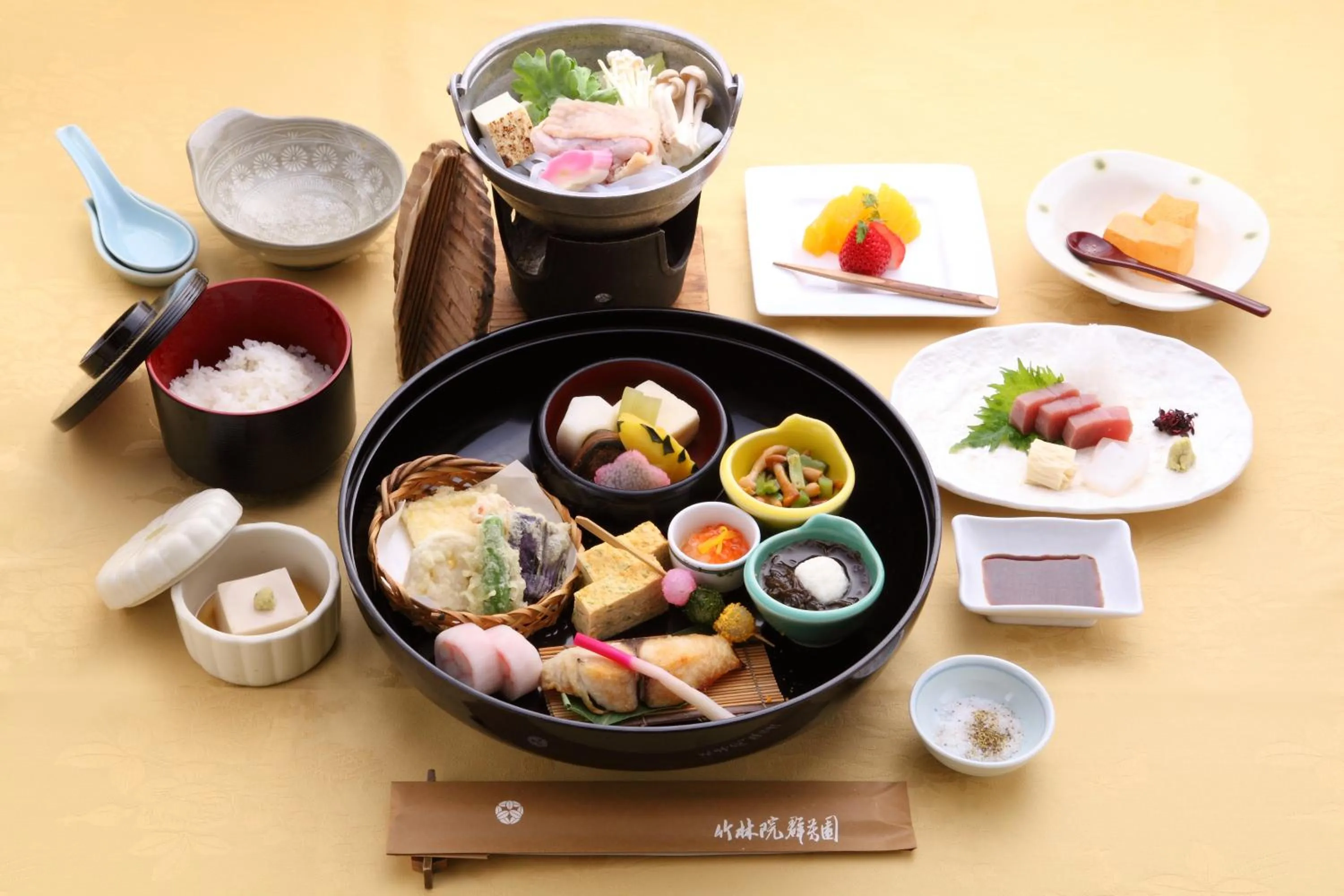 Food and drinks in Chikurinin Gunpoen