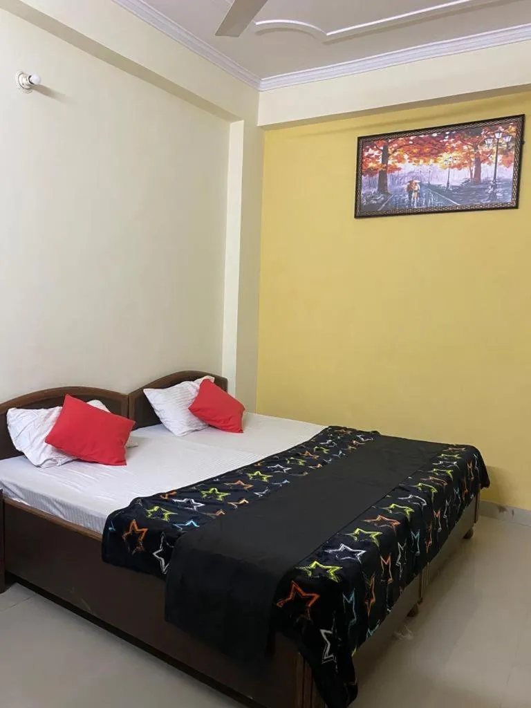 Bed in Hotel Happy Stay