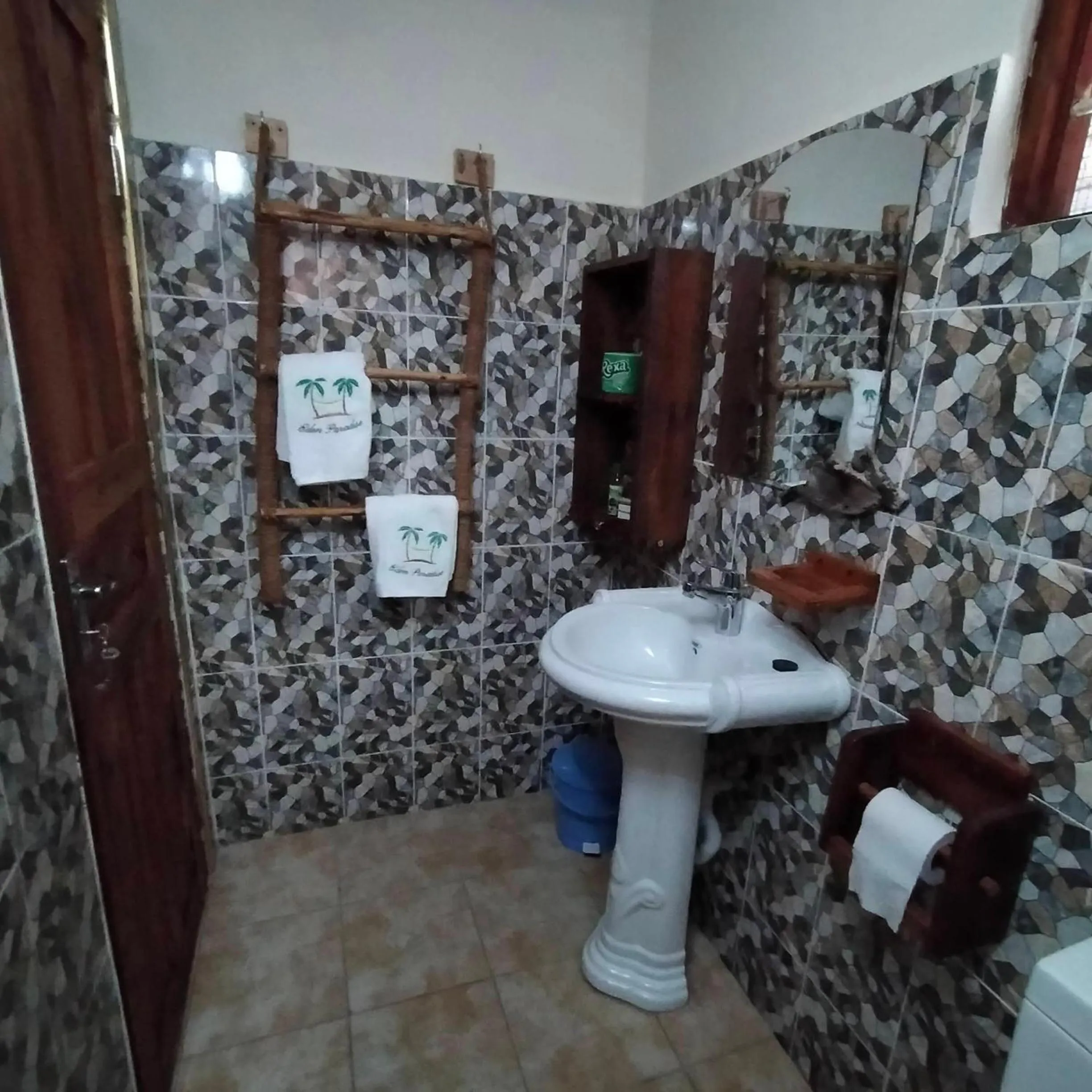 Shower in Eden Paradise