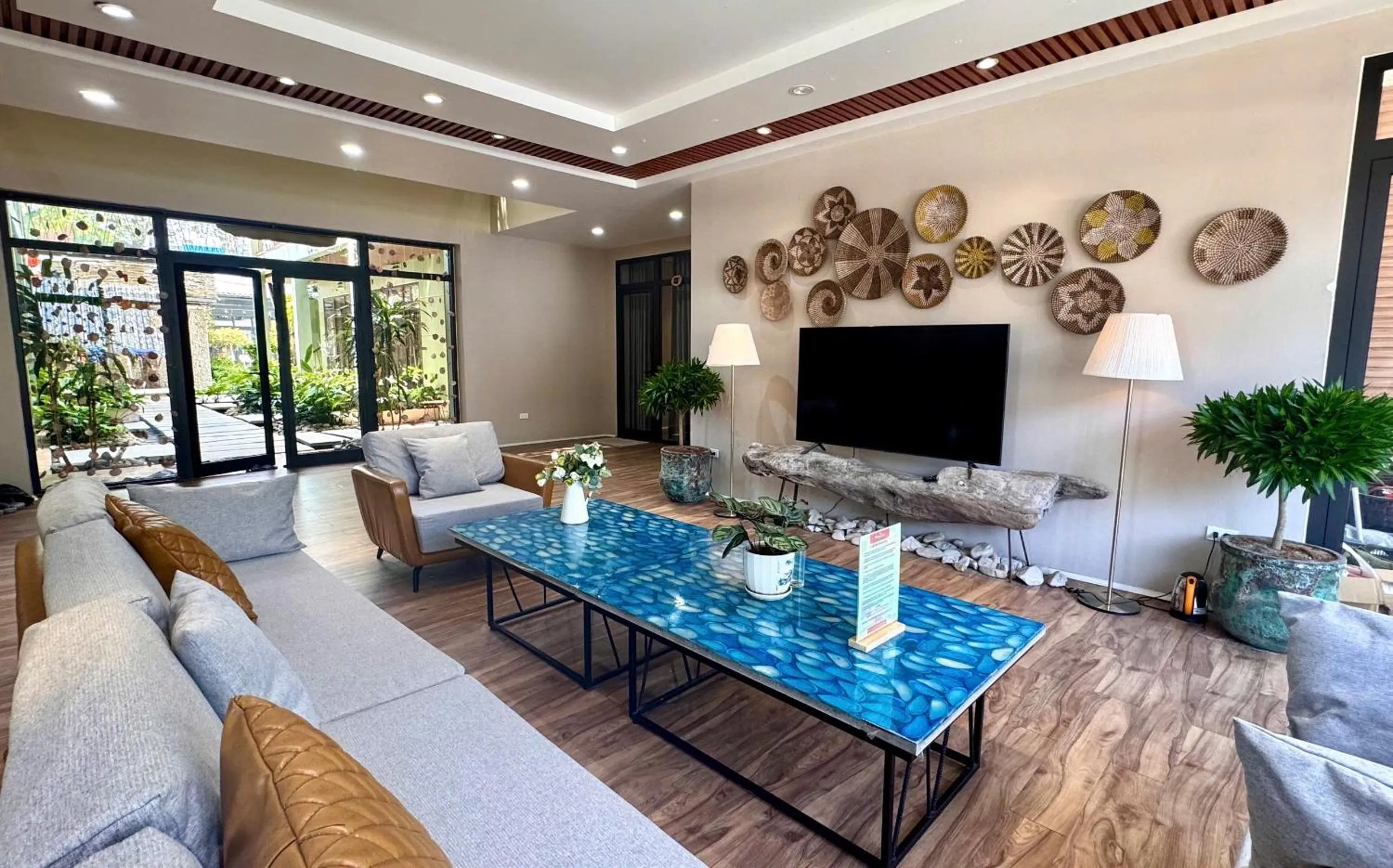 PHOENIX MINH CHÂU HOTEL