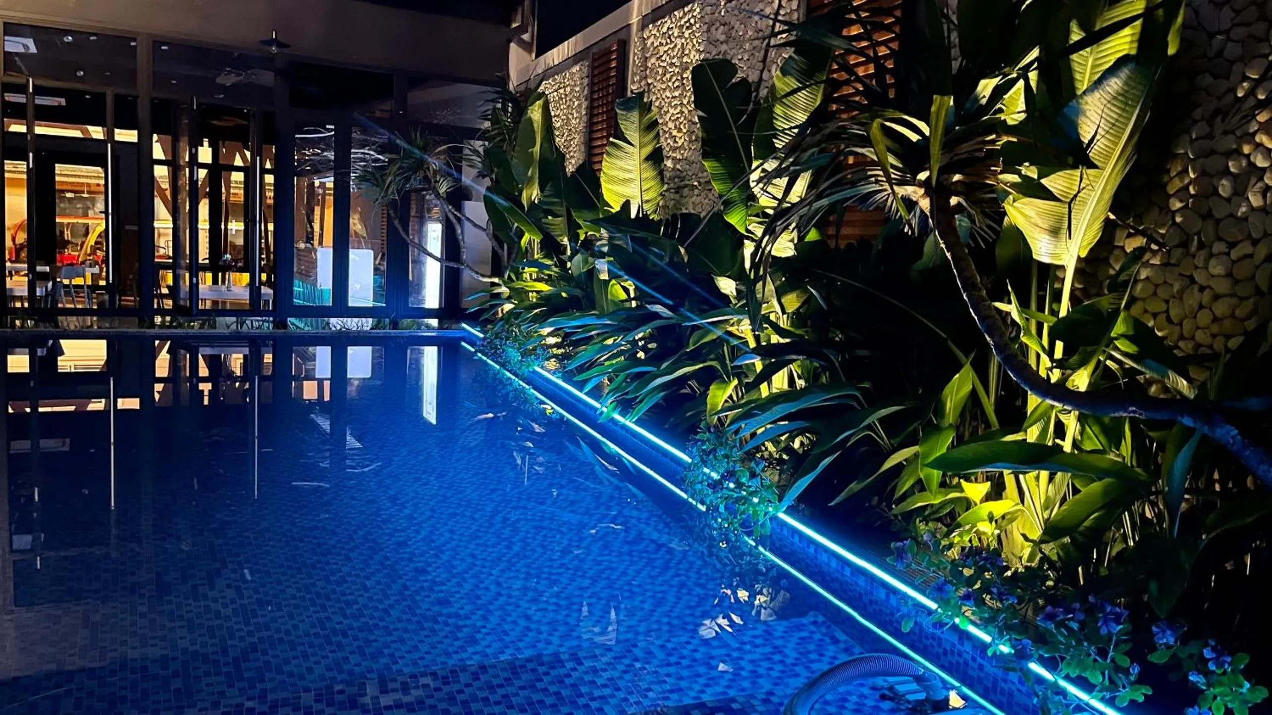Swimming pool in PHOENIX MINH CHÂU HOTEL