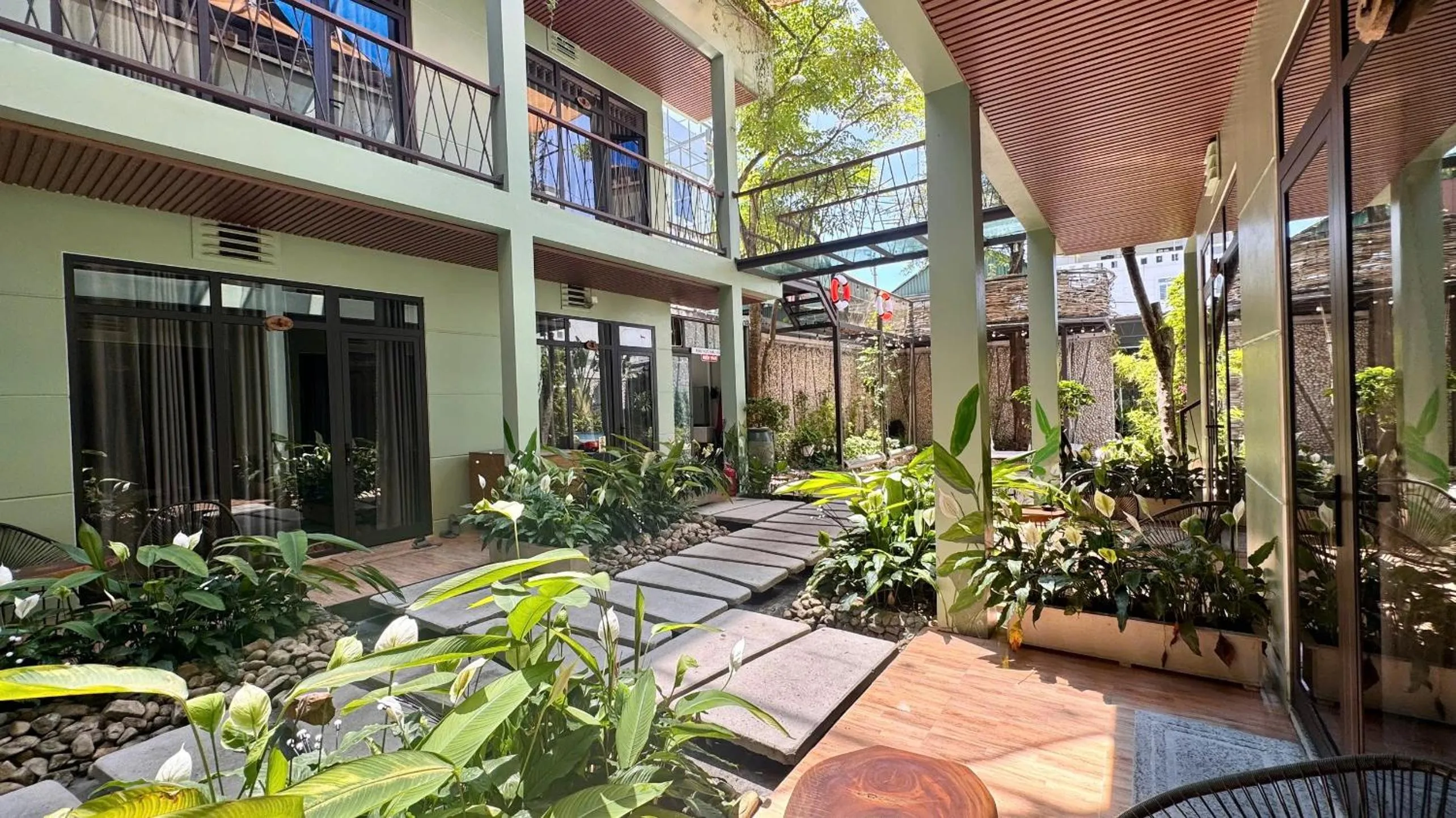 PHOENIX MINH CHÂU HOTEL