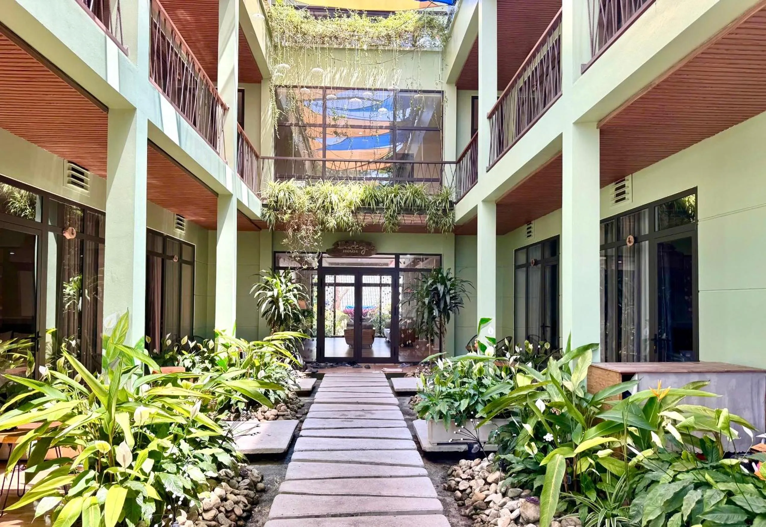PHOENIX MINH CHÂU HOTEL