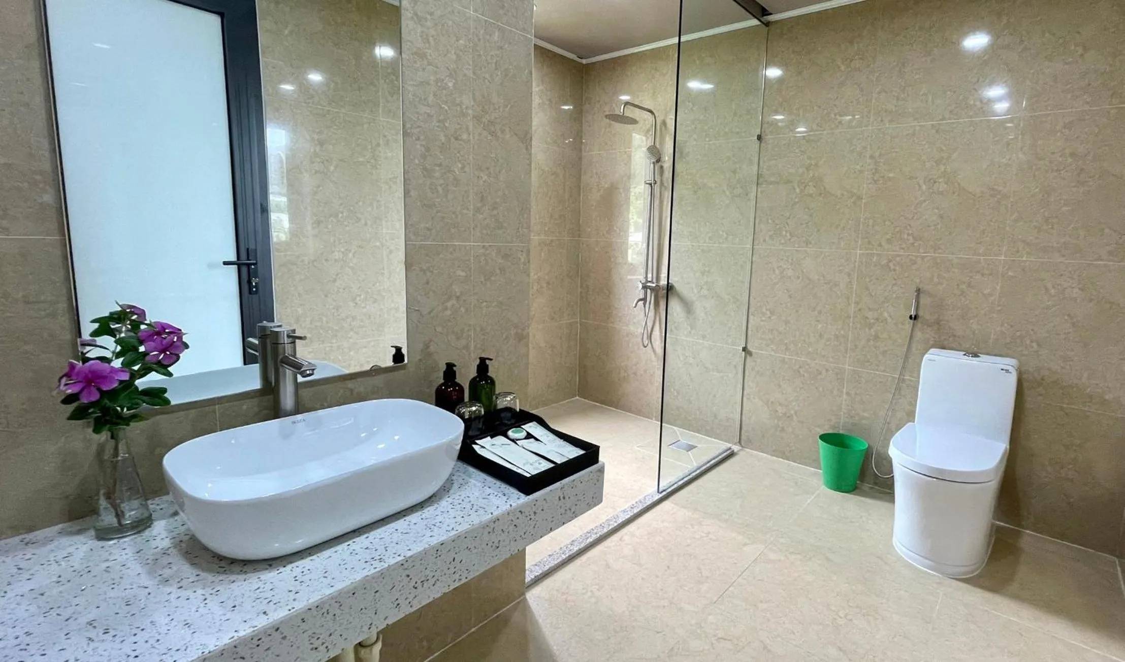 Bathroom in PHOENIX MINH CHÂU HOTEL