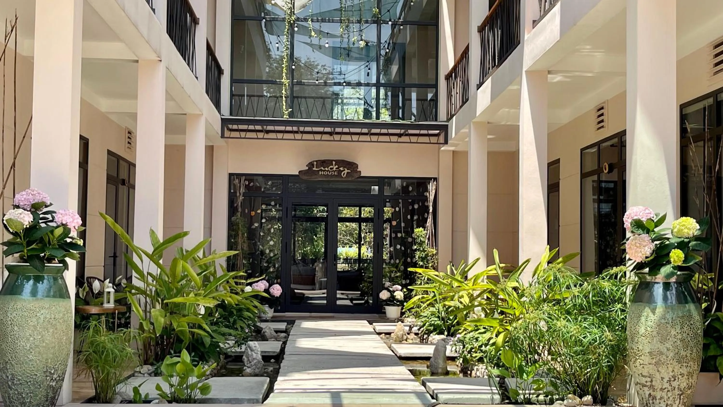 Facade/entrance in PHOENIX MINH CHÂU HOTEL