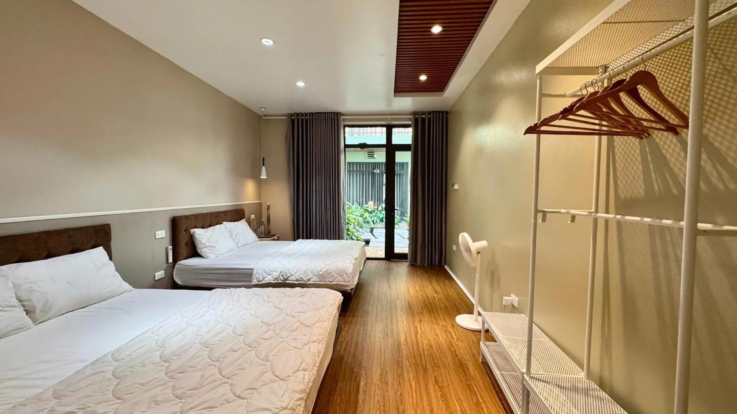 Bed in PHOENIX MINH CHÂU HOTEL