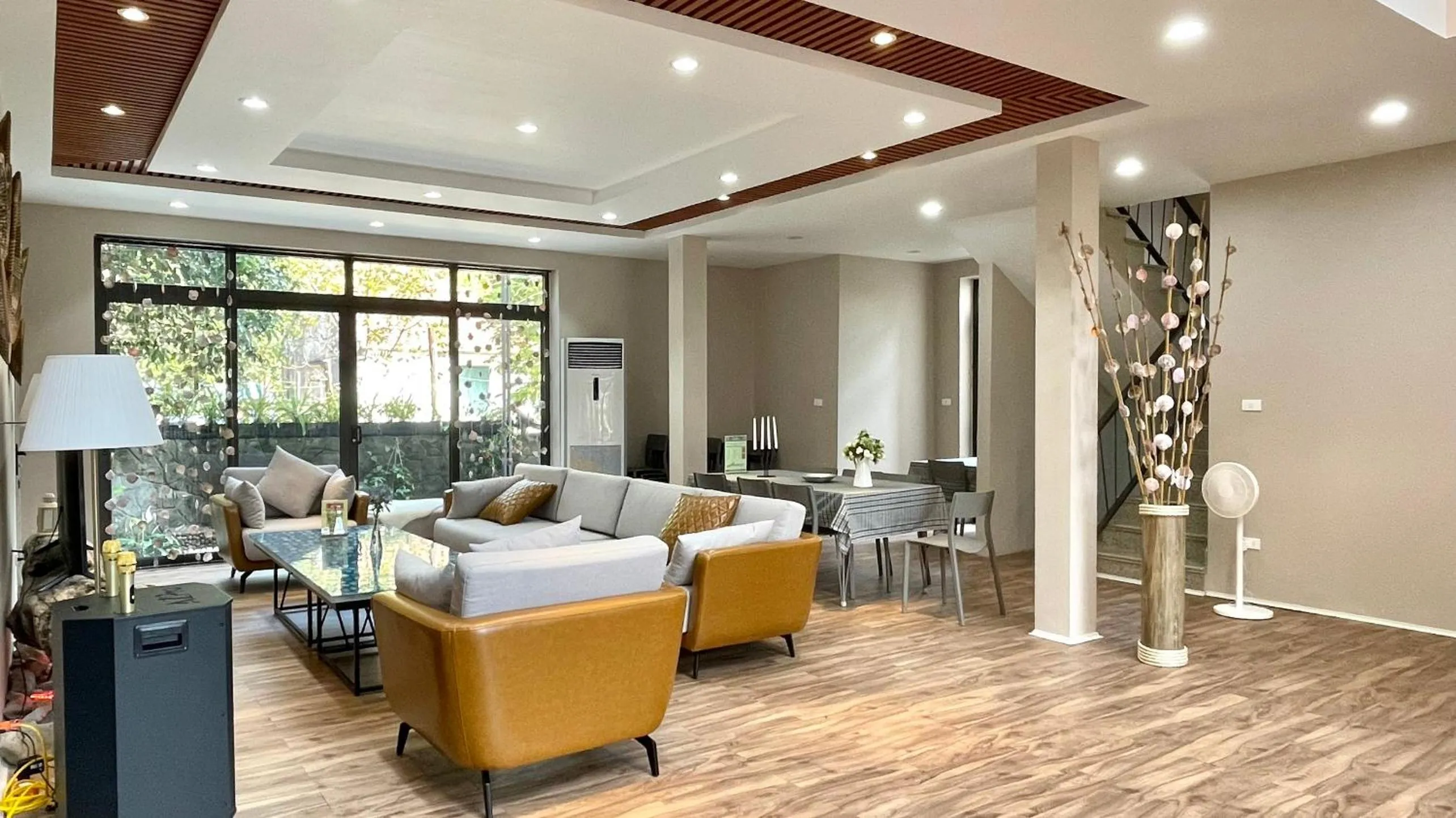 Living room in PHOENIX MINH CHÂU HOTEL