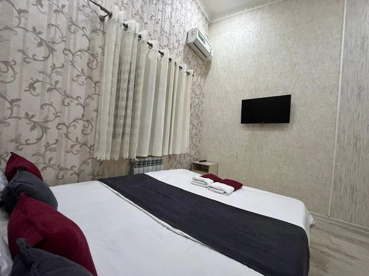 Photo of the whole room in FENIX HOTEL