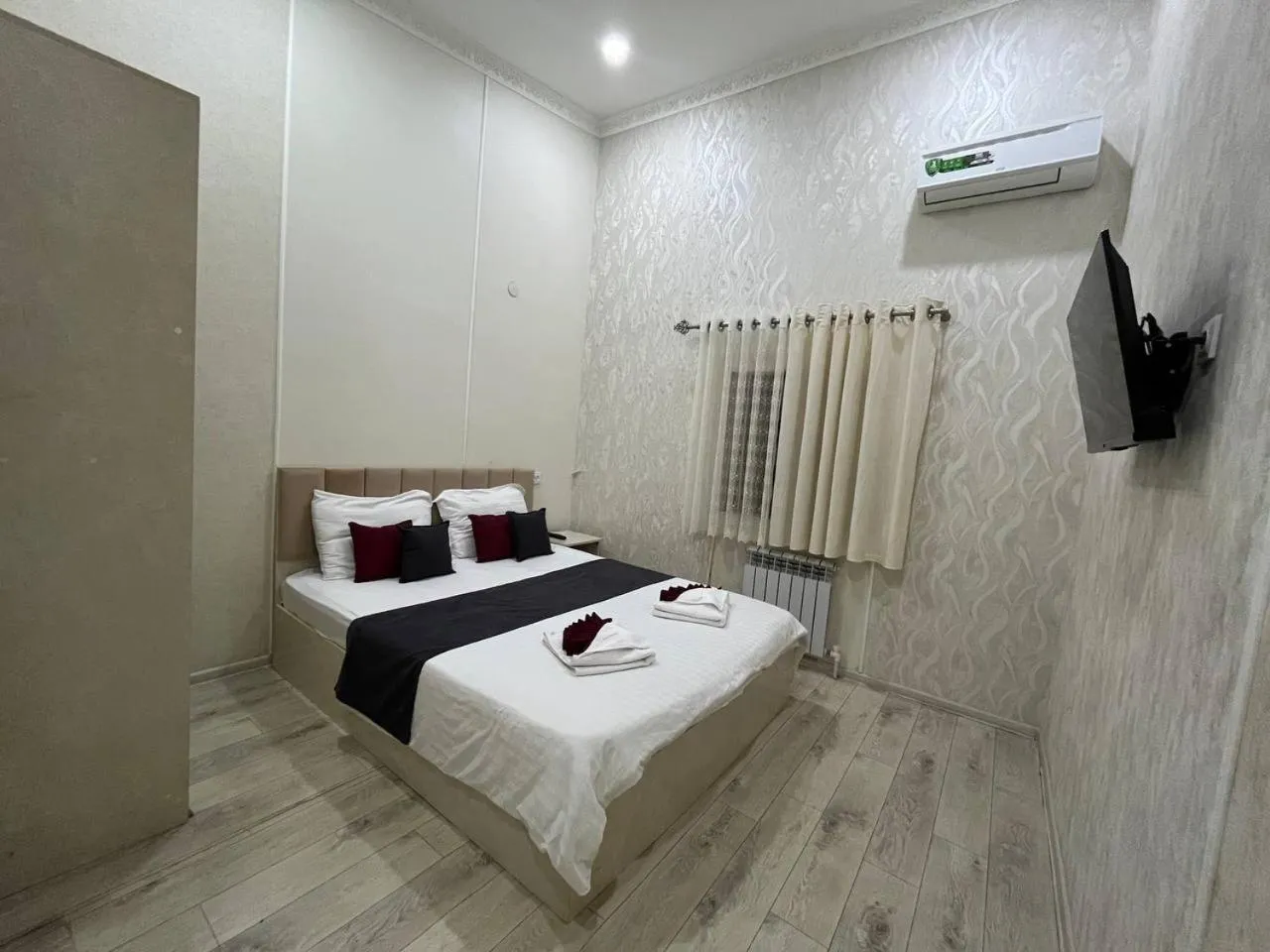 Photo of the whole room in FENIX HOTEL