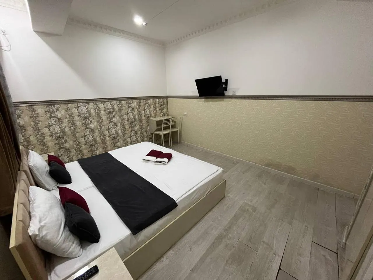 Photo of the whole room in FENIX HOTEL