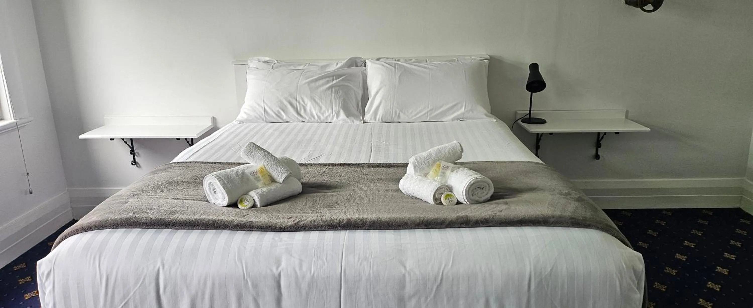 Bed in The Wharf Hotel