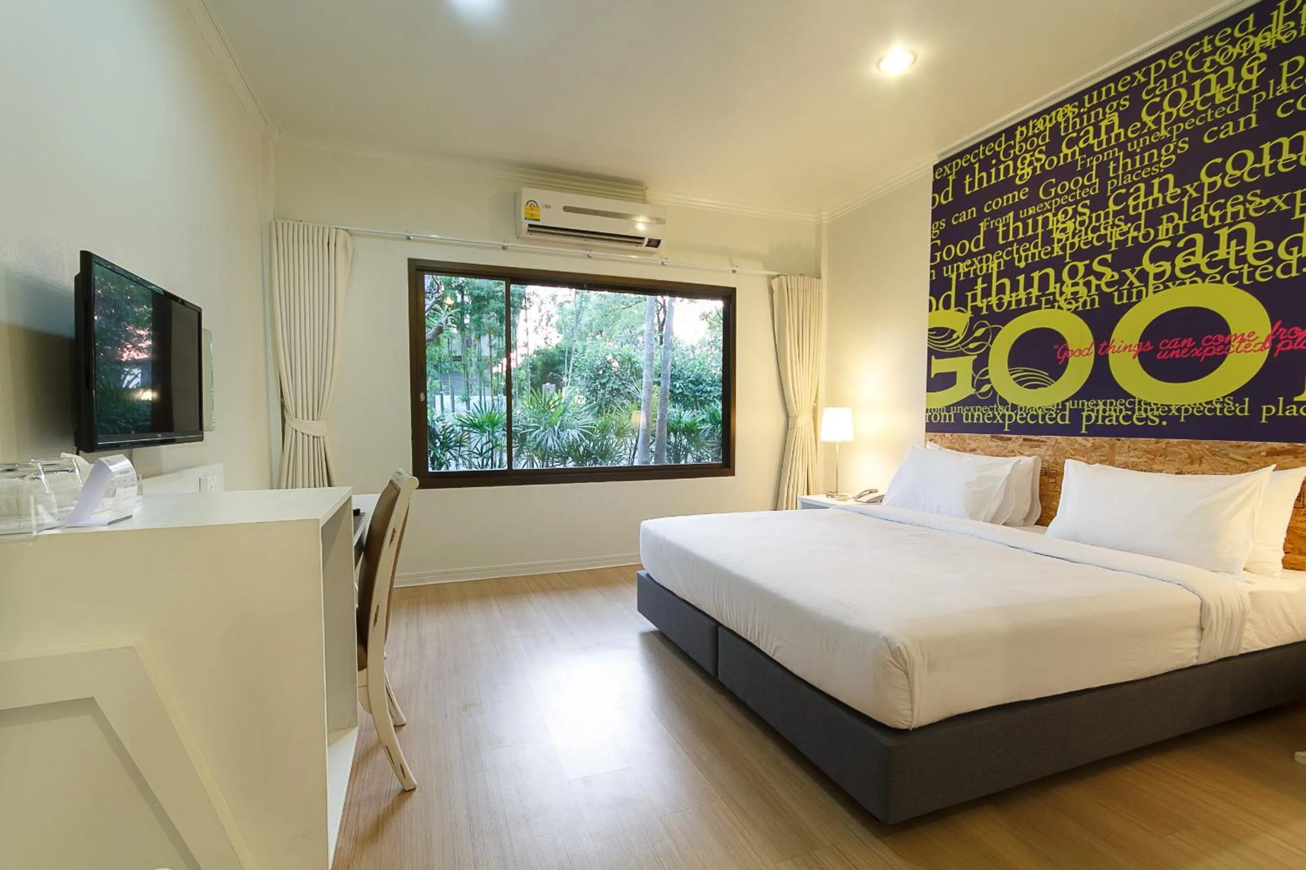 Photo of the whole room, Bed in The Park Hotel