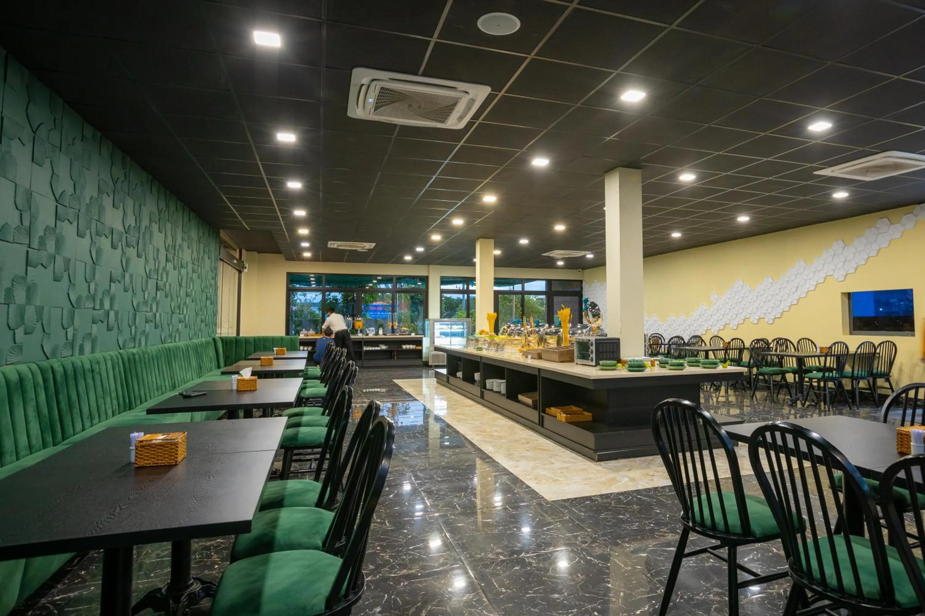 Restaurant/places to eat in Perolas Villas Resort - Ke Ga Bay