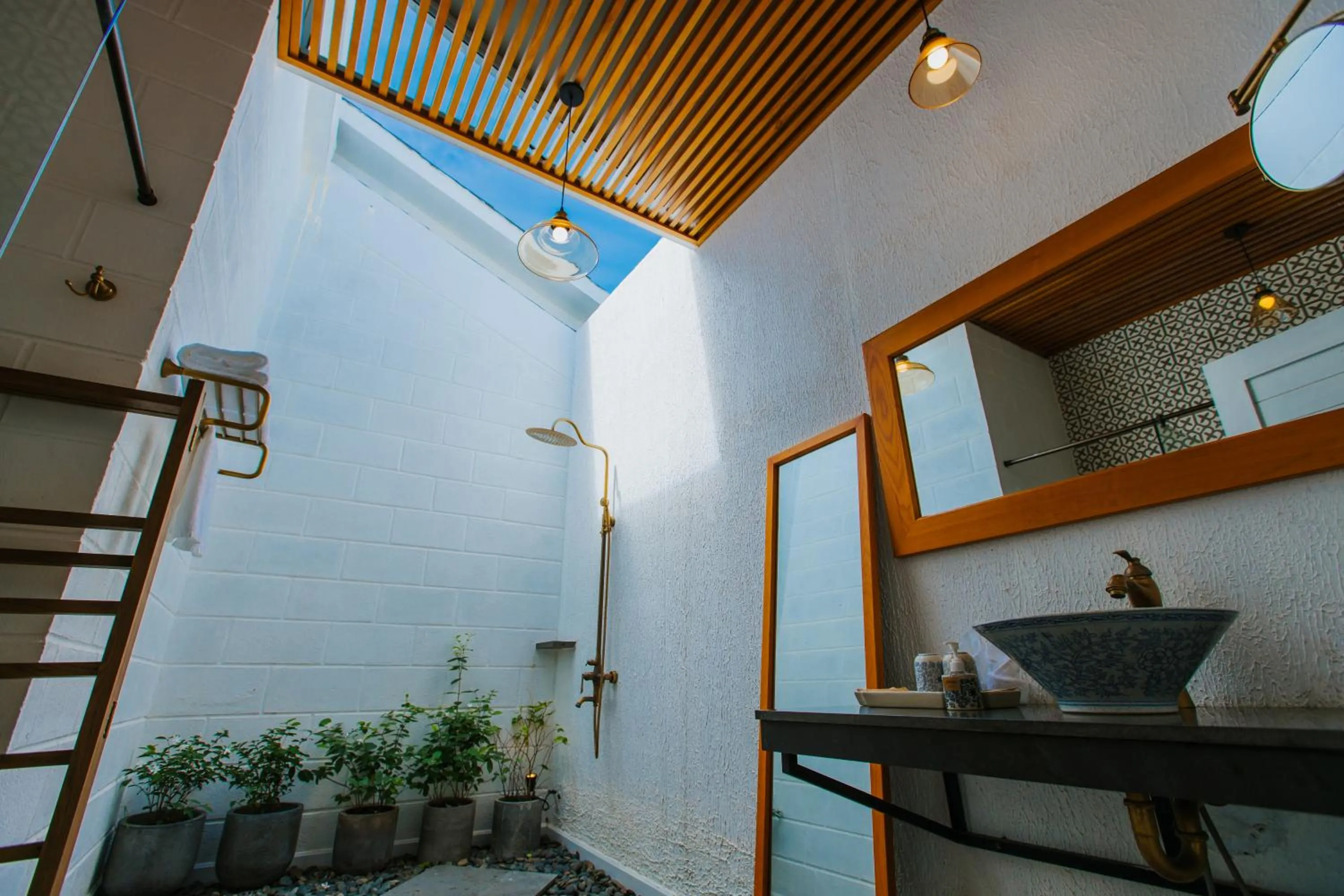 Open Air Bath in Perolas Villas Resort - Ke Ga Bay