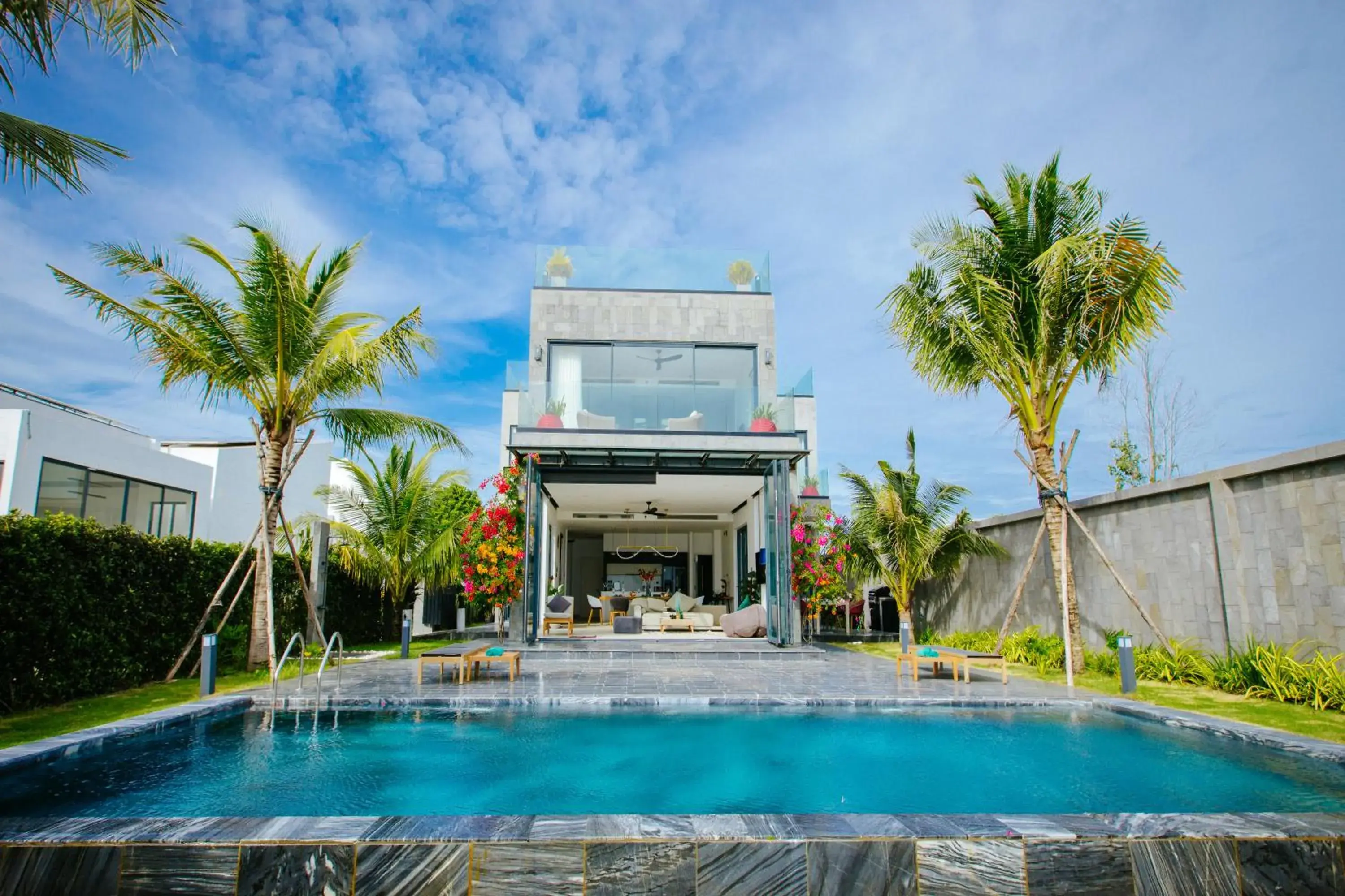 Swimming pool in Perolas Villas Resort - Ke Ga Bay Swimming pool in Perolas Villas Resort - Ke Ga Bay