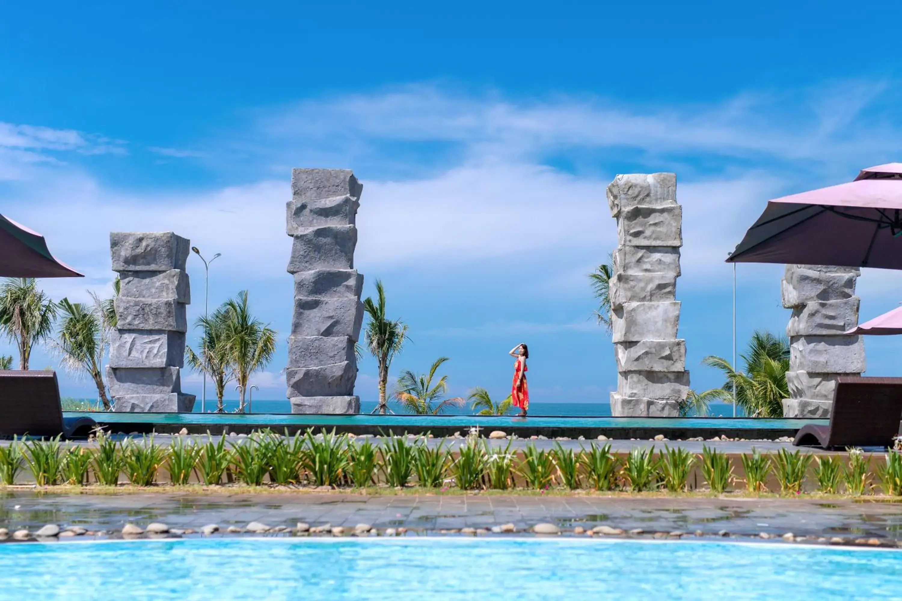 Swimming pool in Perolas Villas Resort - Ke Ga Bay Swimming pool in Perolas Villas Resort - Ke Ga Bay