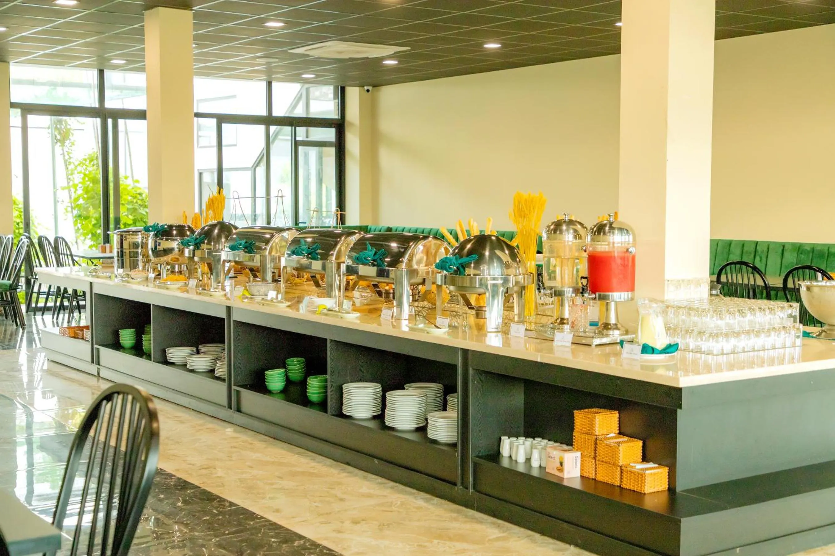 Restaurant/places to eat in Perolas Villas Resort - Ke Ga Bay