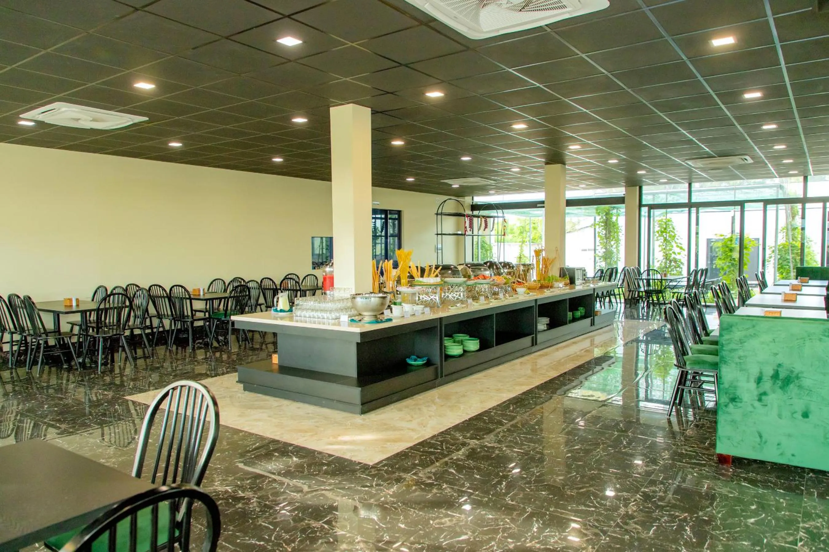 Restaurant/places to eat in Perolas Villas Resort - Ke Ga Bay