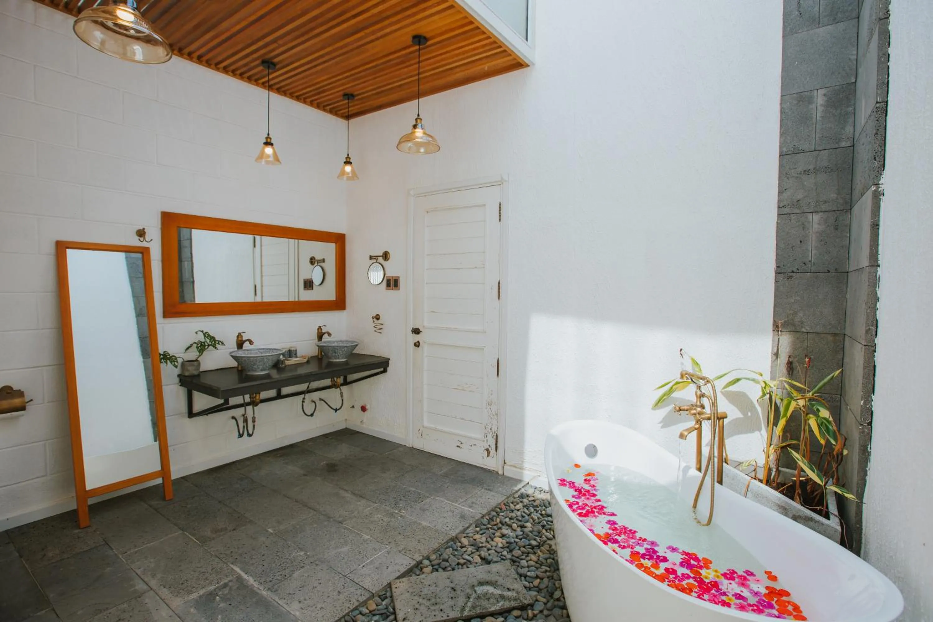 Bathroom in Perolas Villas Resort - Ke Ga Bay