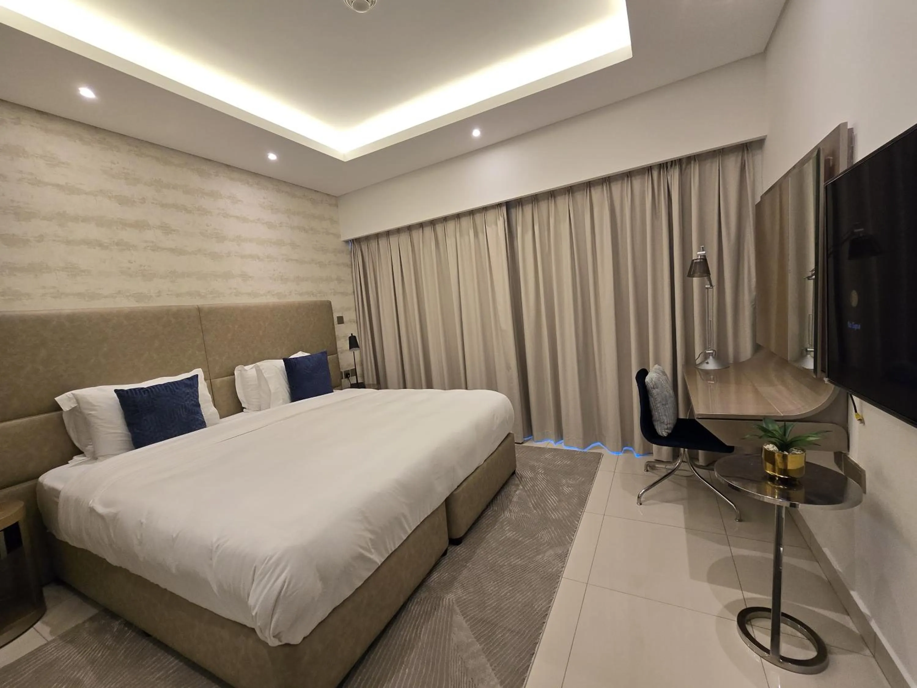 Bed in Quill Residence at Paramount Towers 3 BR Creek View