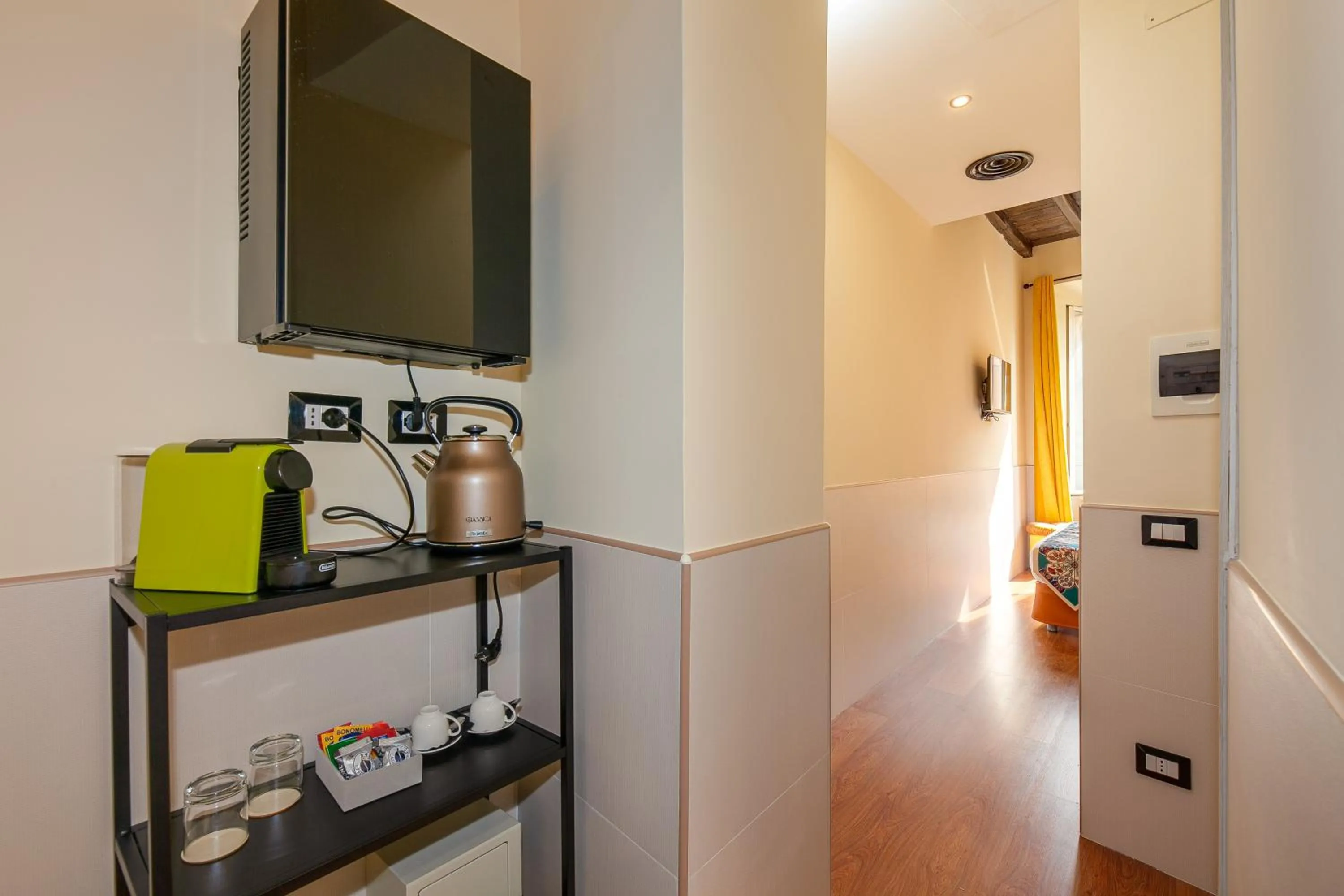 Coffee/tea facilities in Habitat Monti