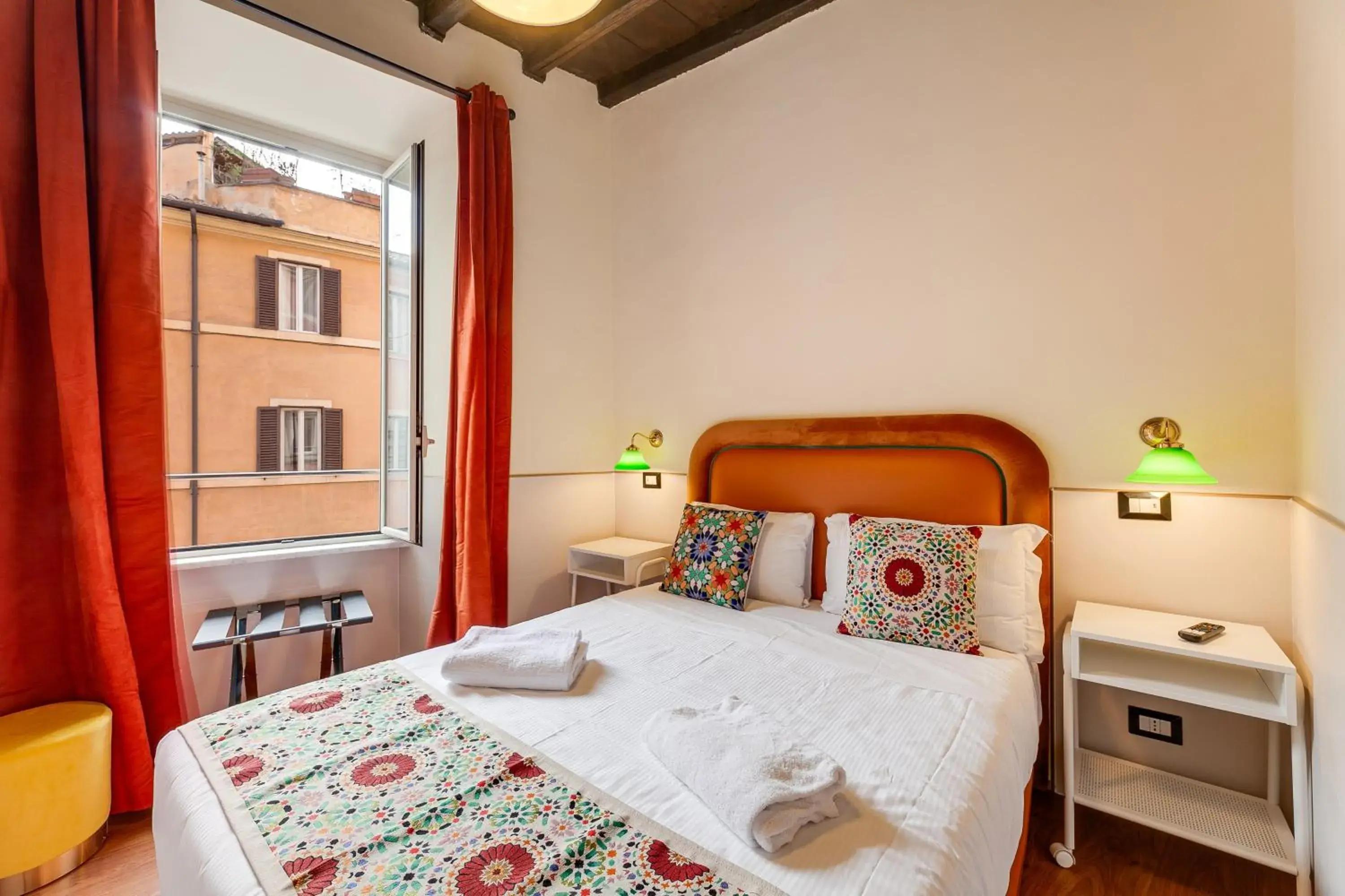 Small Double Room in Habitat Monti Small Double Room in Habitat Monti