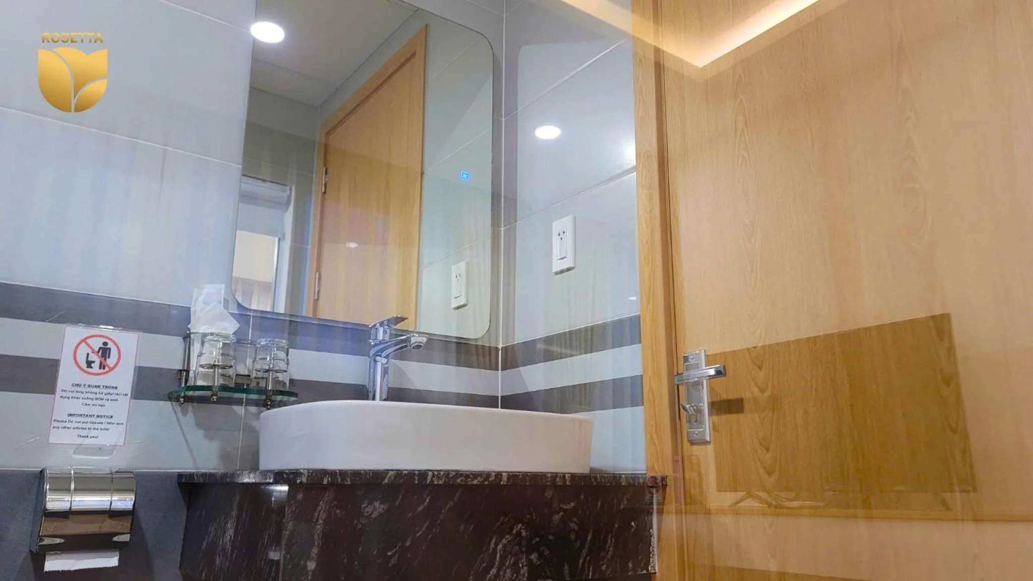 Toilet in Rosetta Hotel Phu Quoc