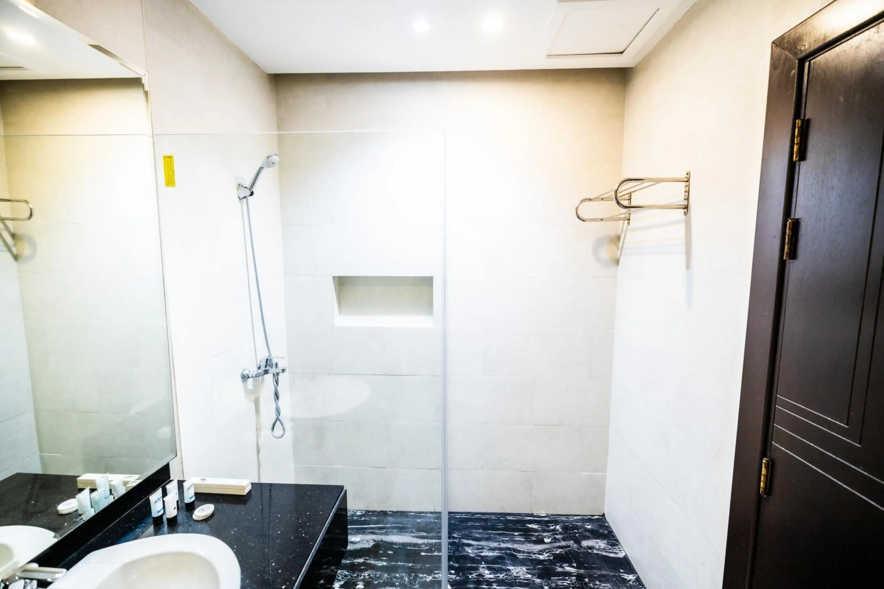 Mora Hotel By Pioneer