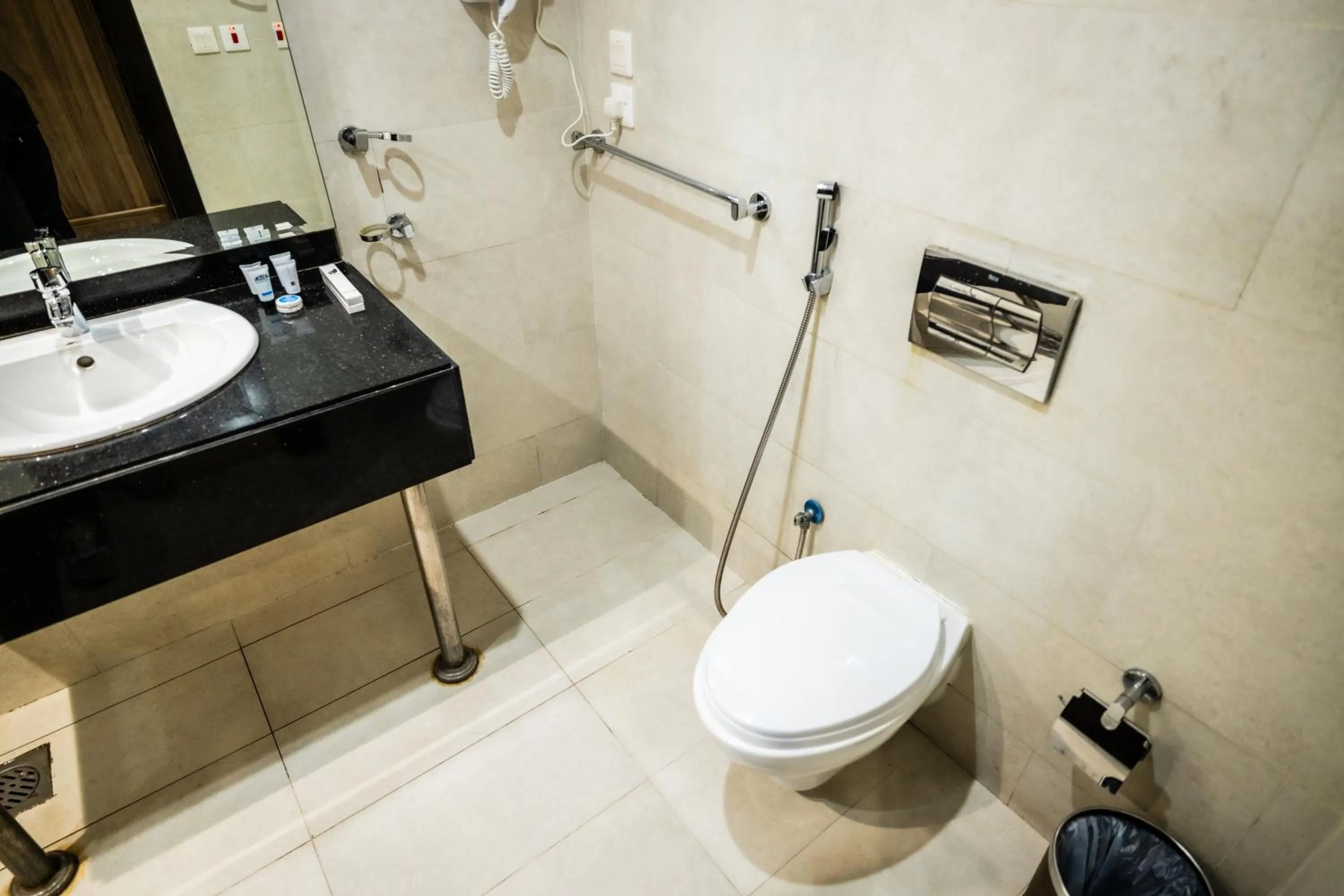 Mora Hotel By Pioneer