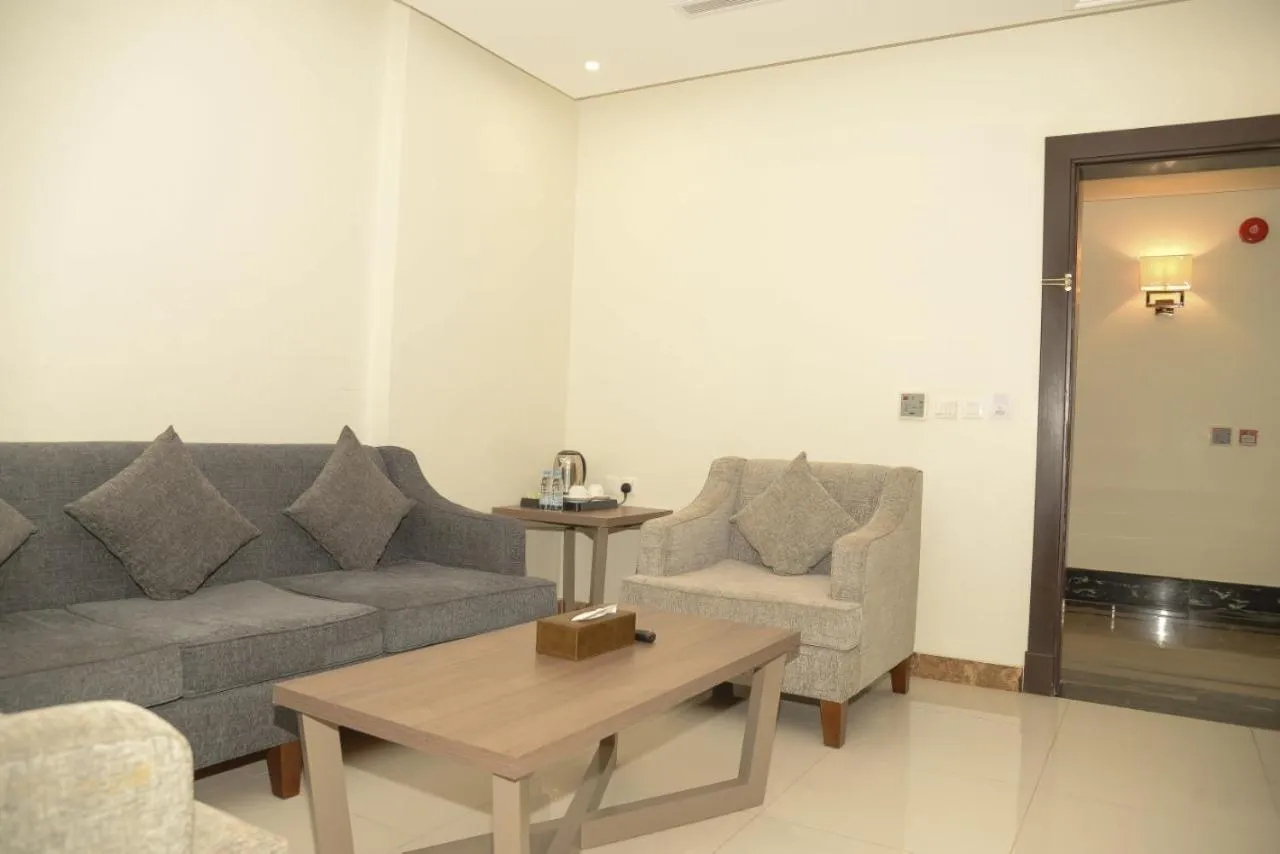 Mora Hotel By Pioneer