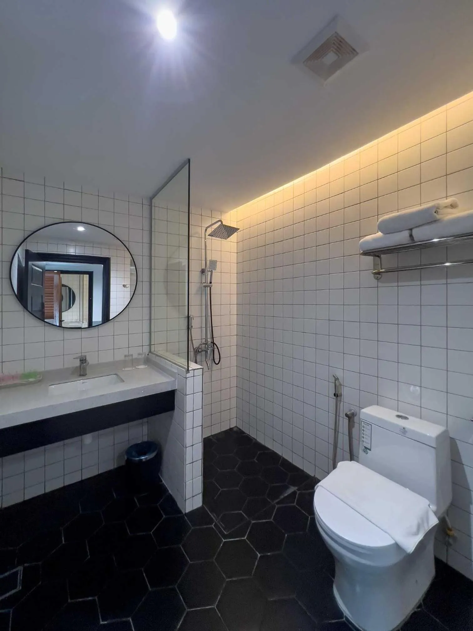 Bathroom in Hotel Seri Costa