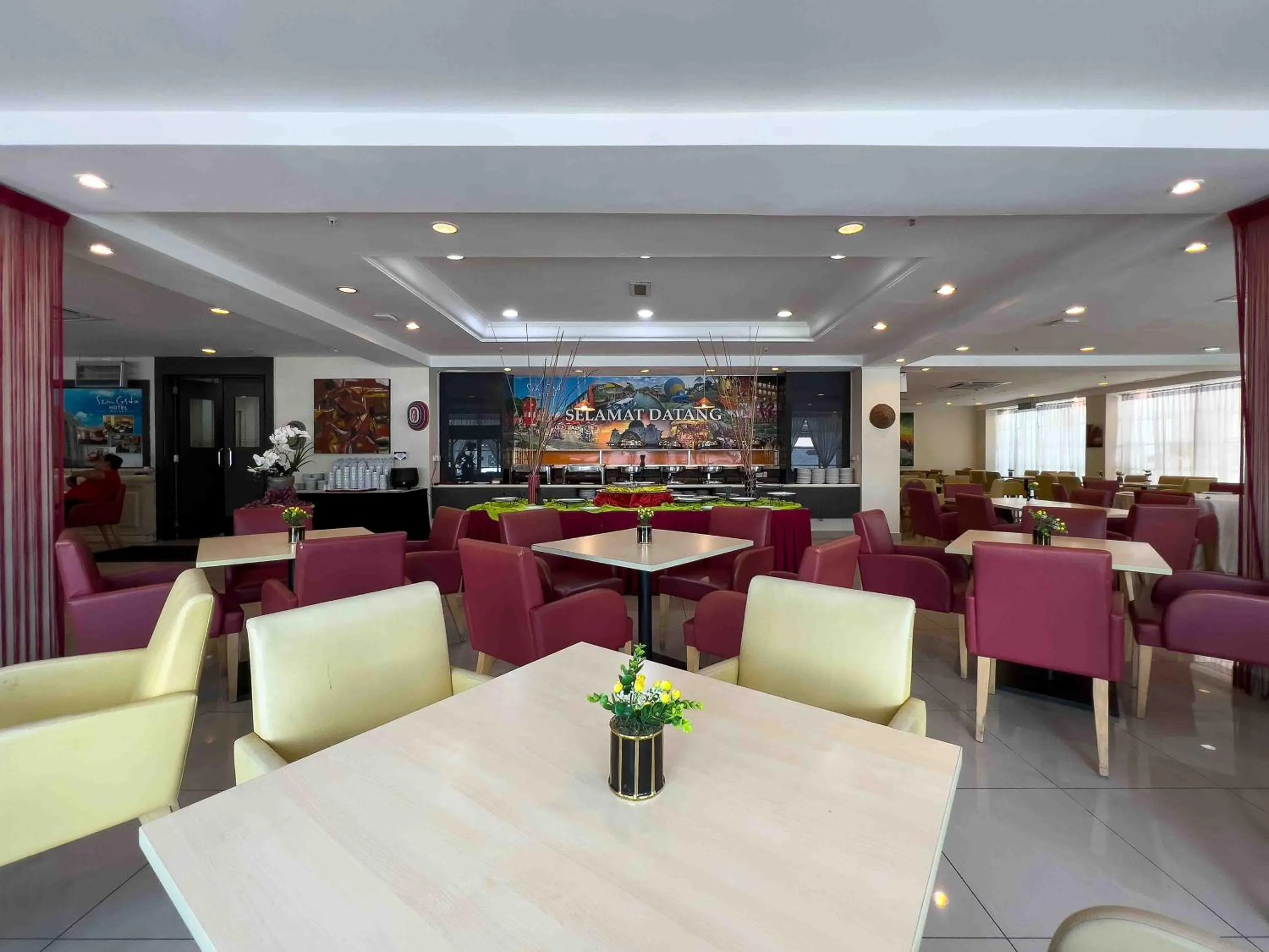 Restaurant/places to eat in Hotel Seri Costa