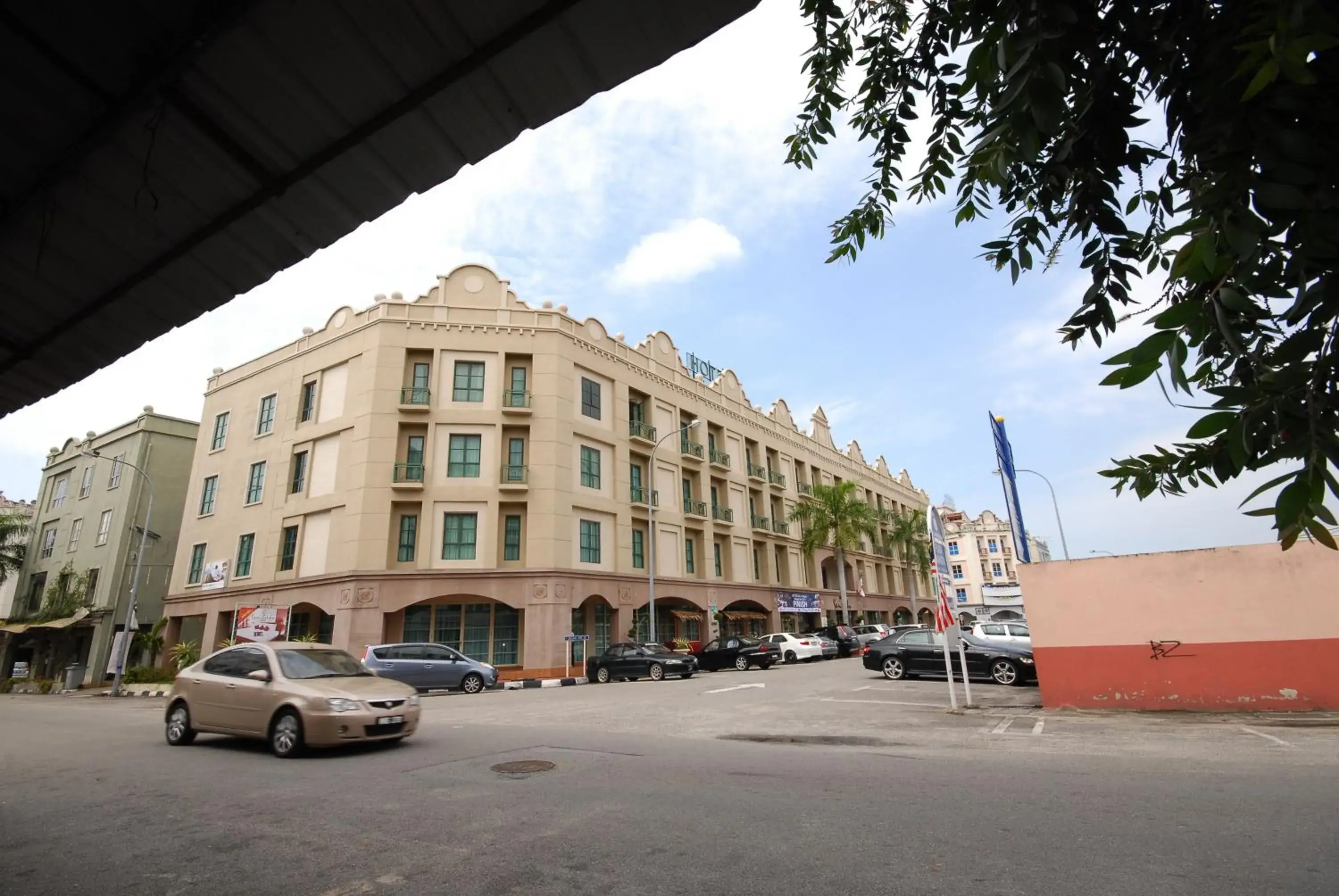 Property building in Hotel Seri Costa Property building in Hotel Seri Costa