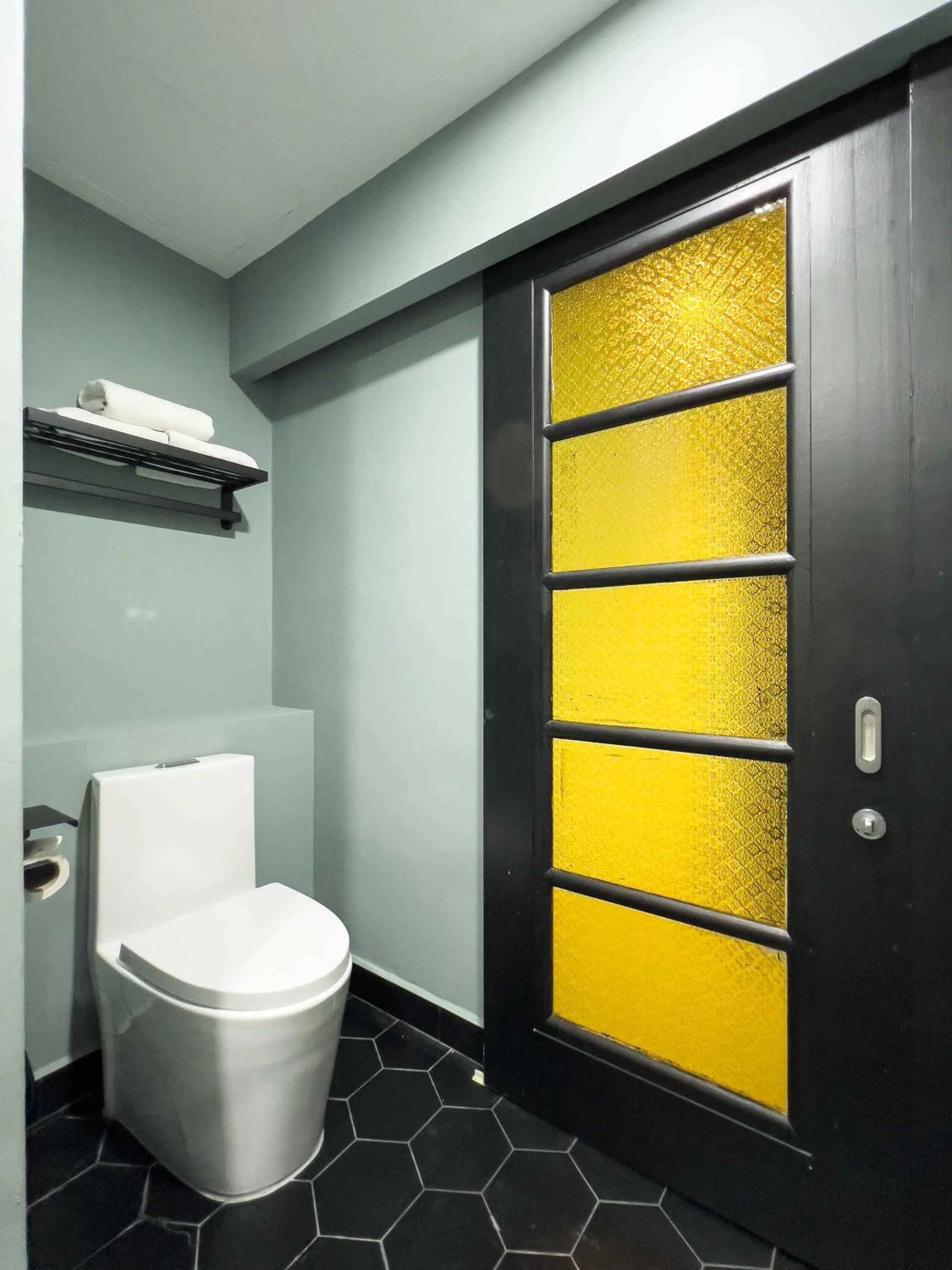 Toilet in Hotel Seri Costa